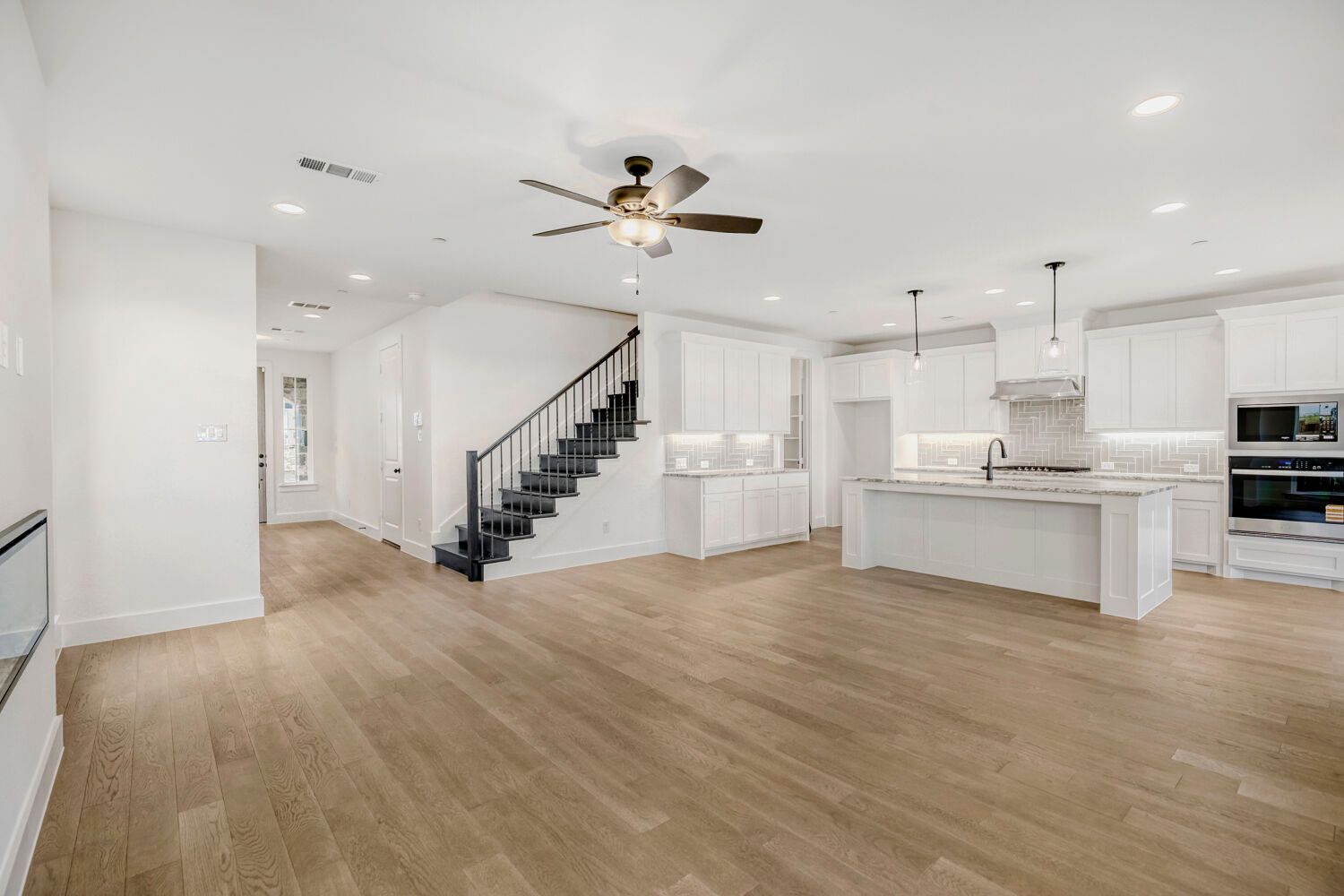 3112 Sir River - Living Area