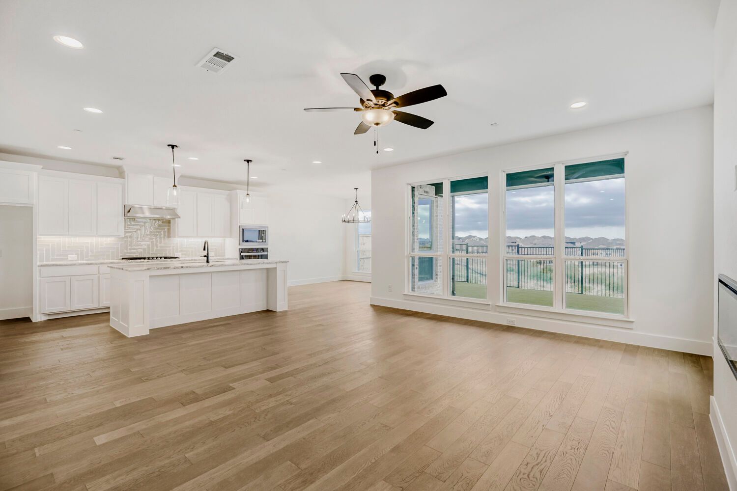 3112 Sir River - Living Area