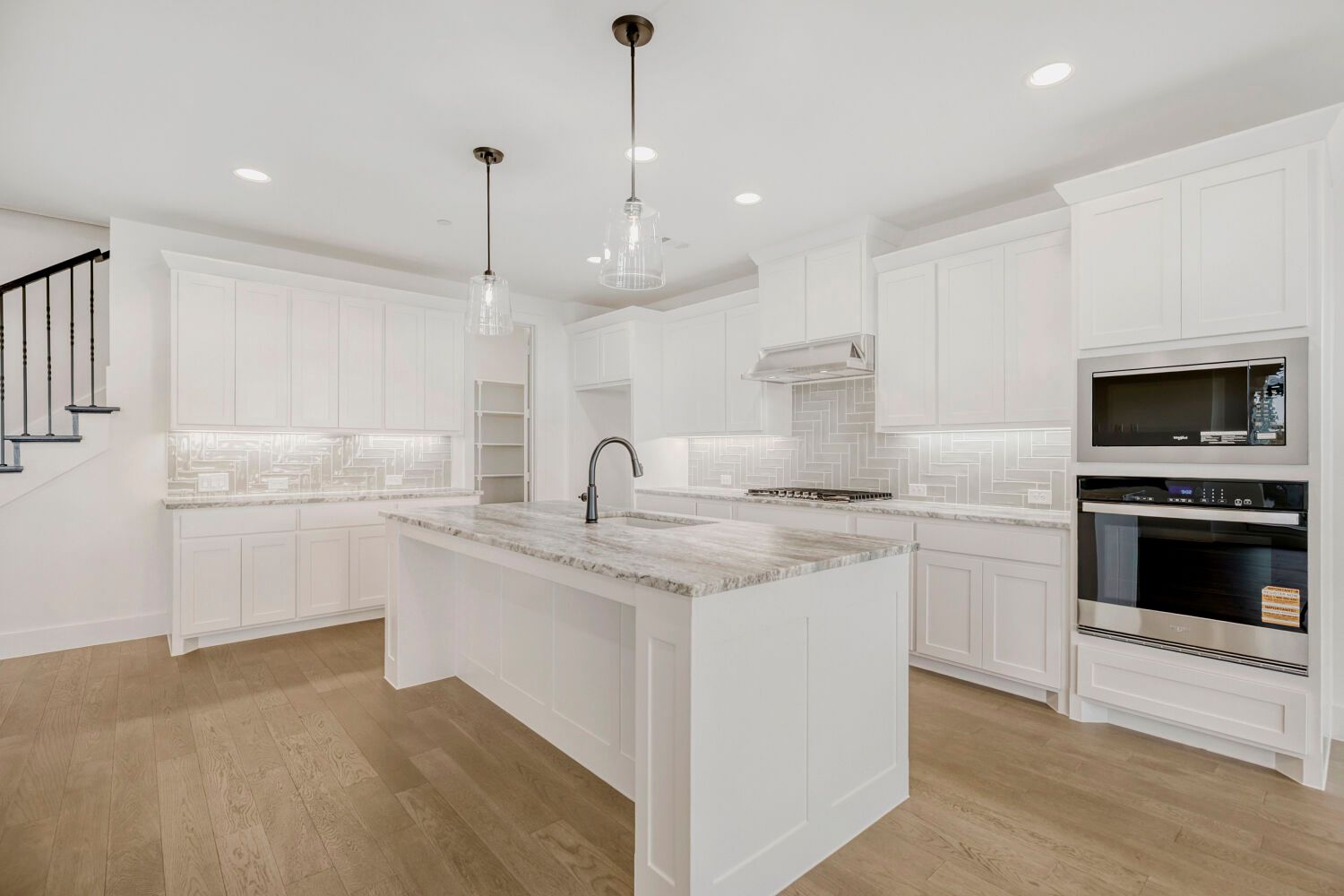 3112 Sir River - Kitchen