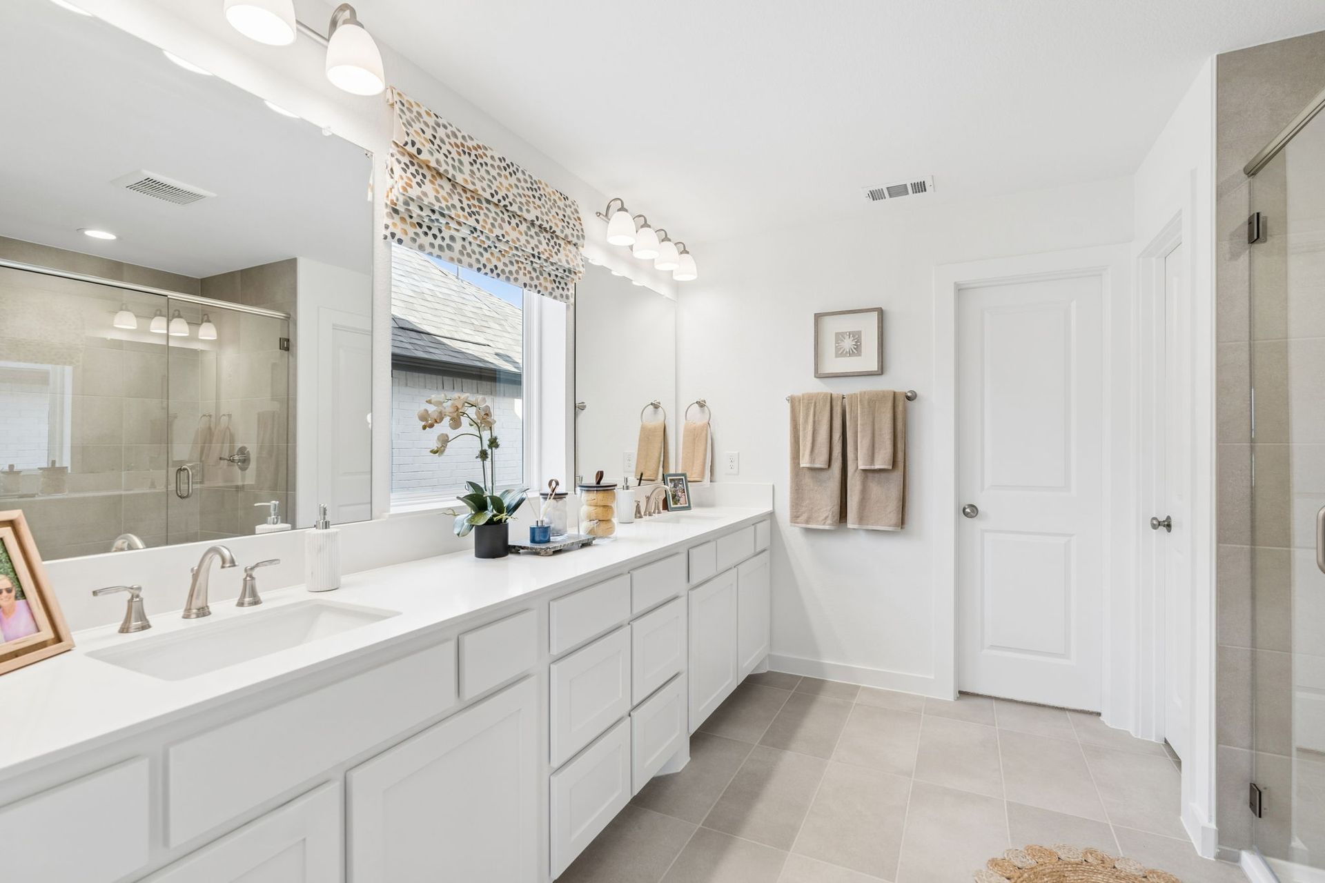 Landmark Model Home Secondary Bathroom