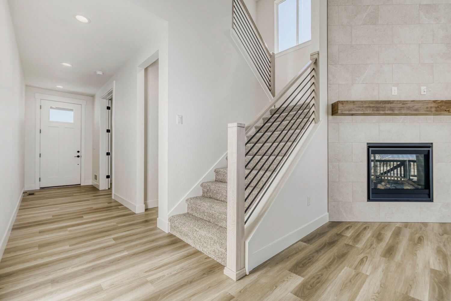 8734 San Diego - Entry