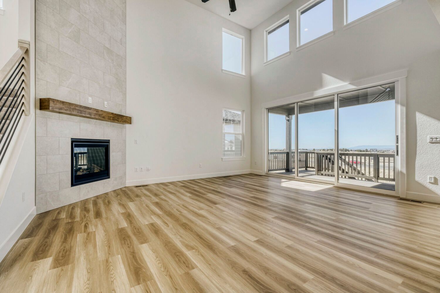 8734 San Diego - Living Area