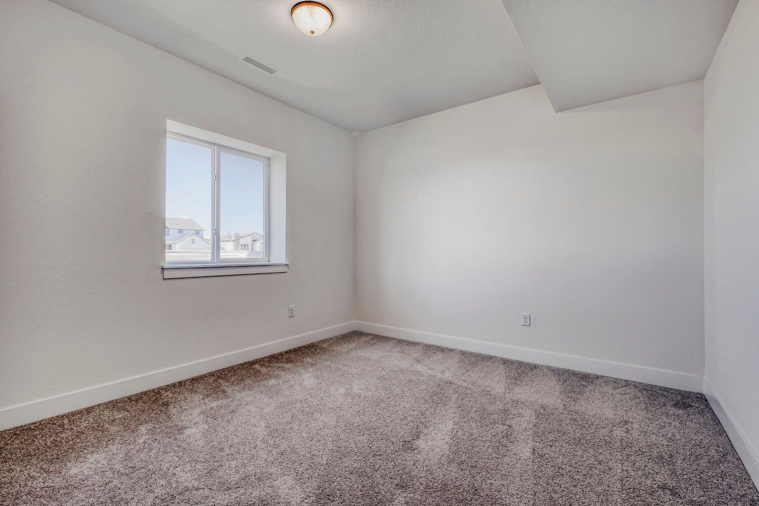 8734 San Diego - Bedroom