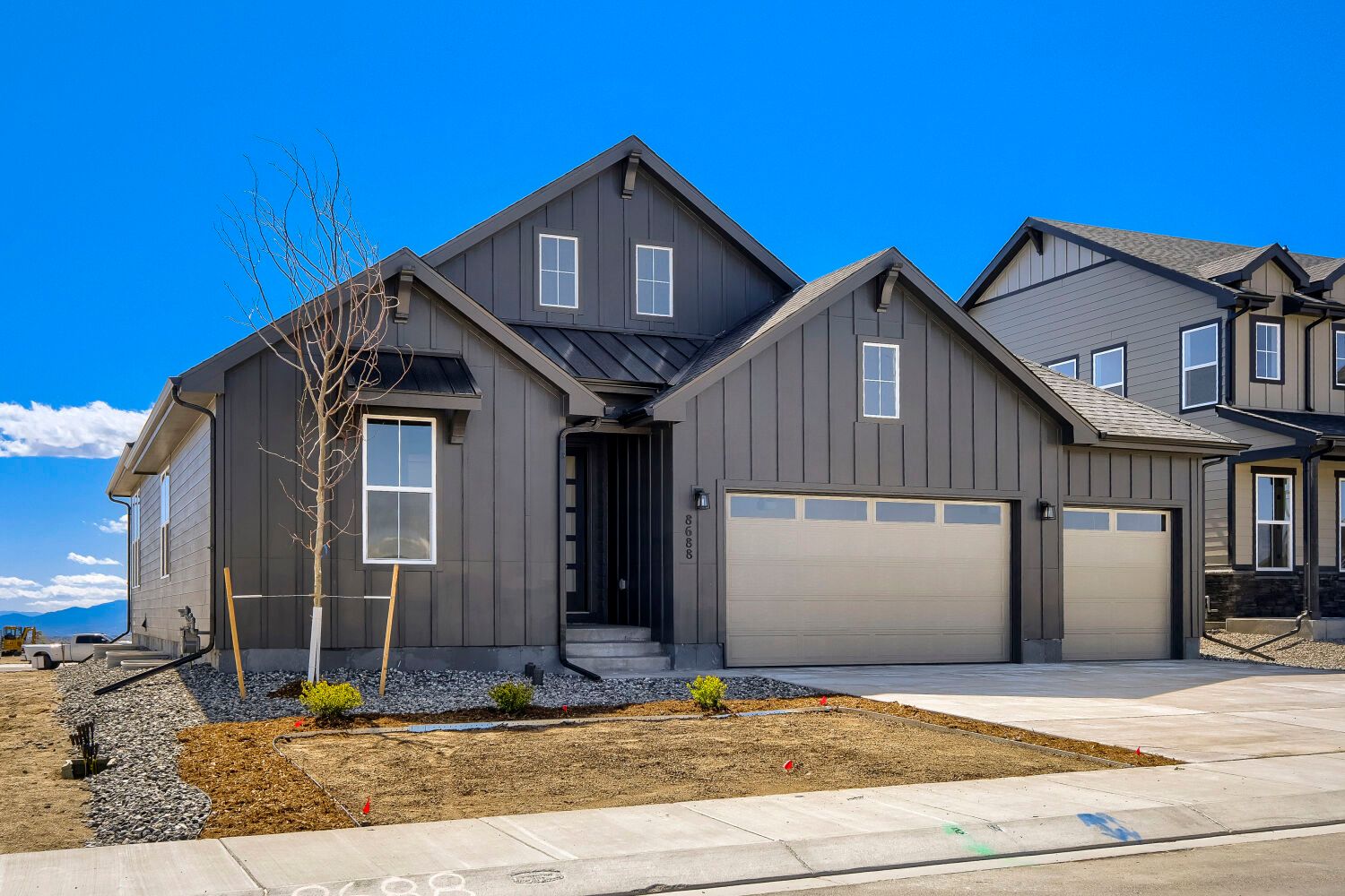 8688 Long Beach - Front Elevation
