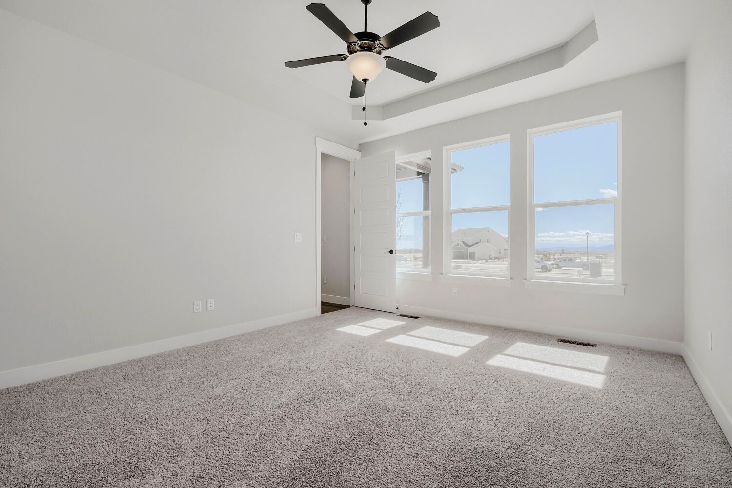 8688 Long Beach - Primary Bedroom