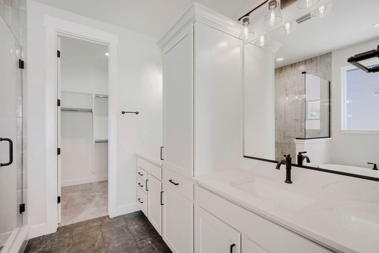 8688 Long Beach - Primary Bathroom