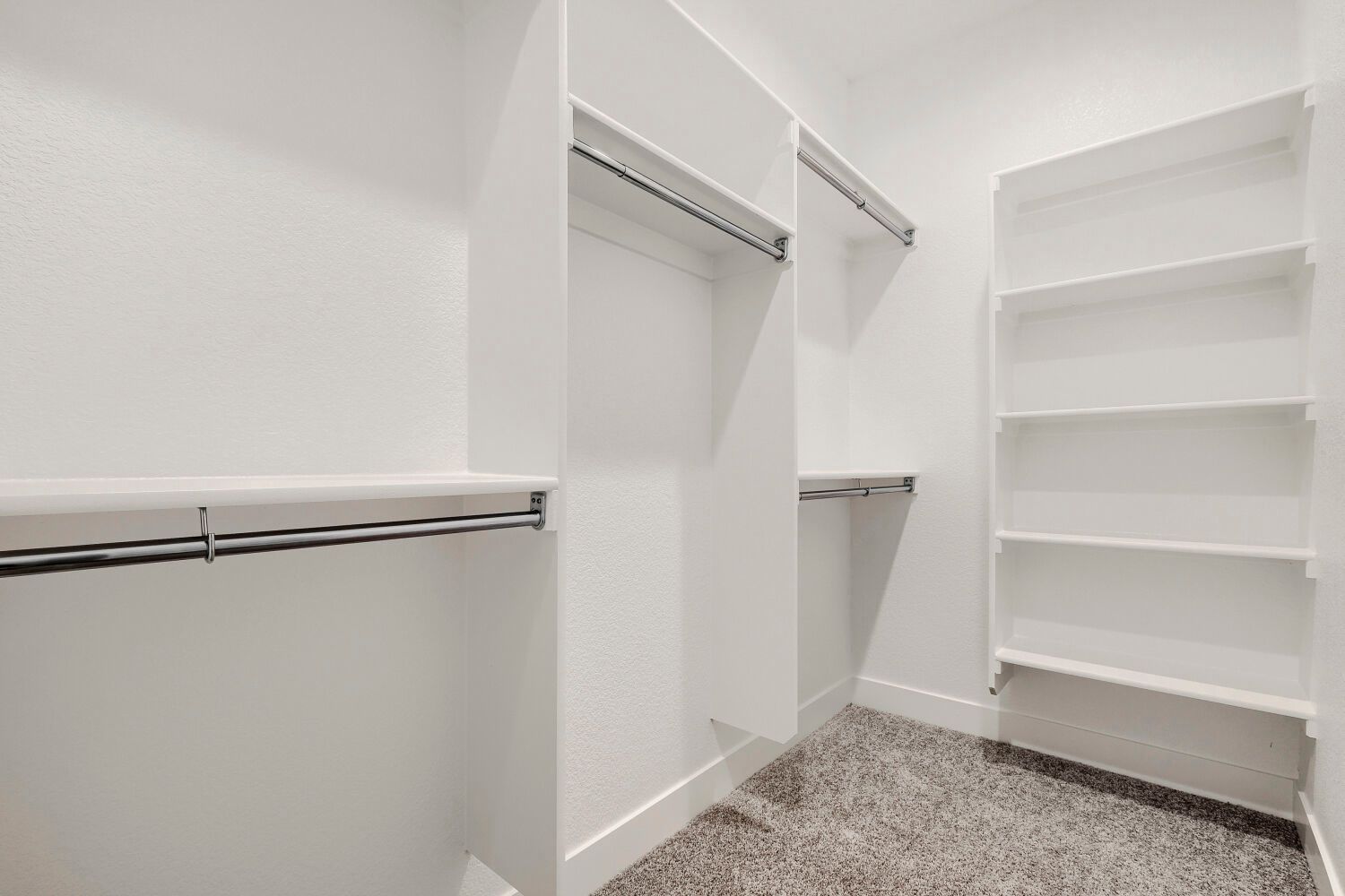 8688 Long Beach - Primary Closet