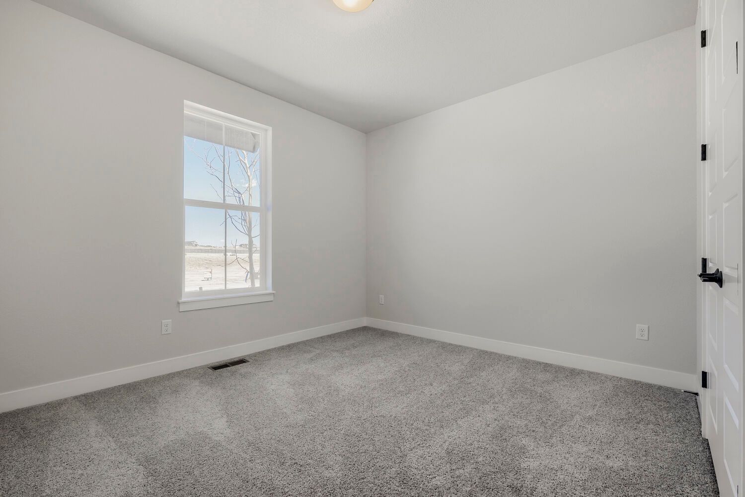 8688 Long Beach - Bedroom
