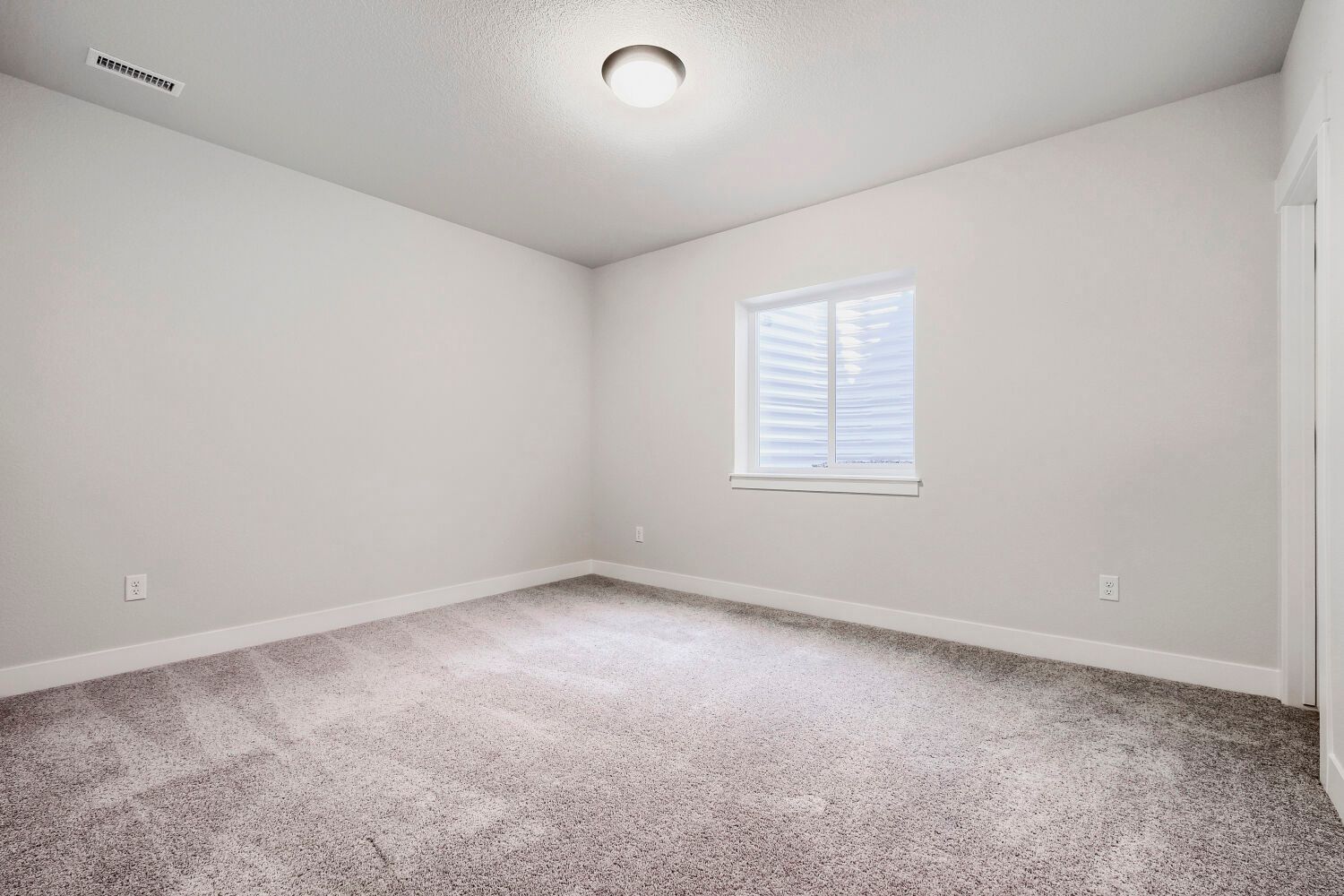 8688 Long Beach - Bedroom