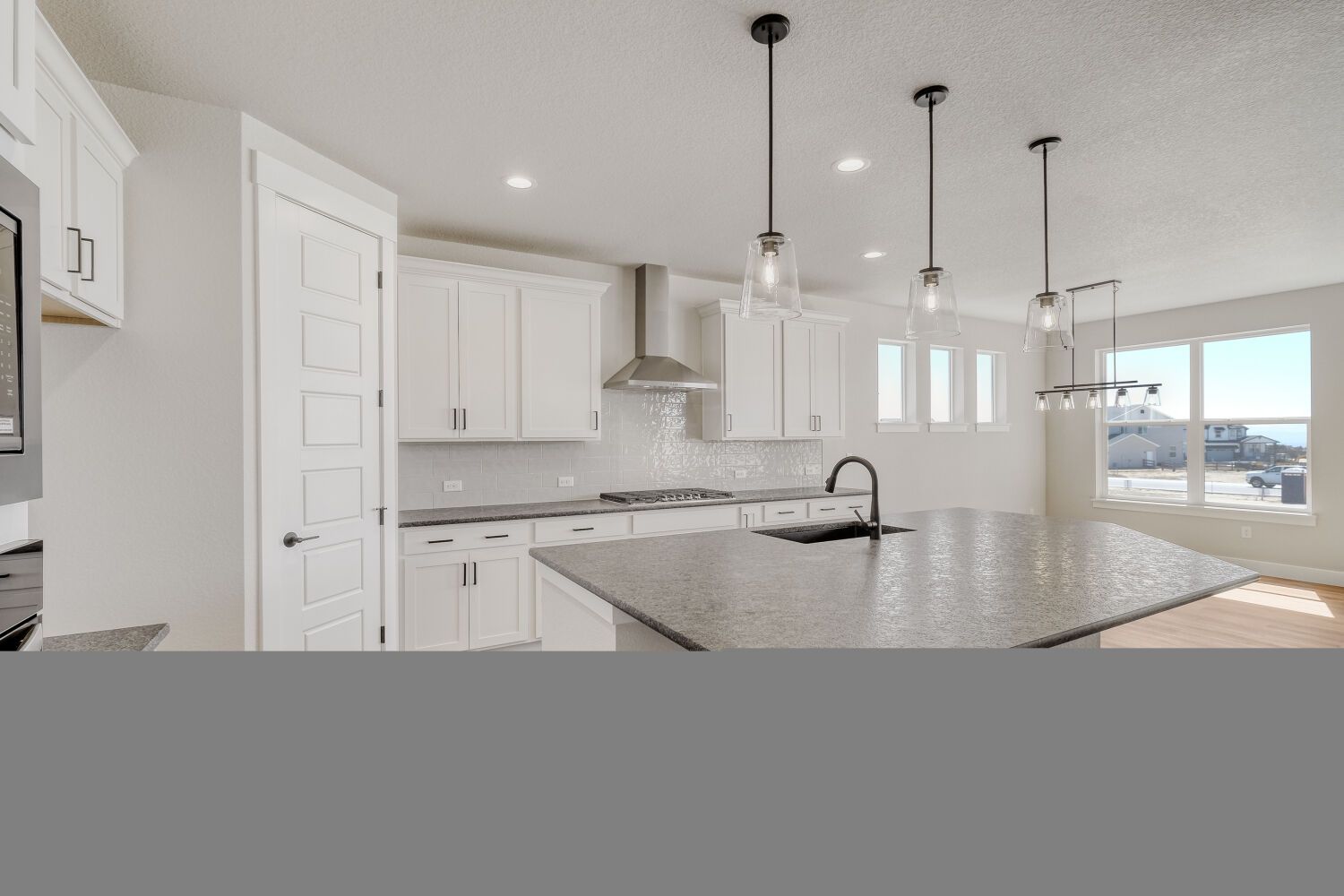 8702 Long Beach - Kitchen