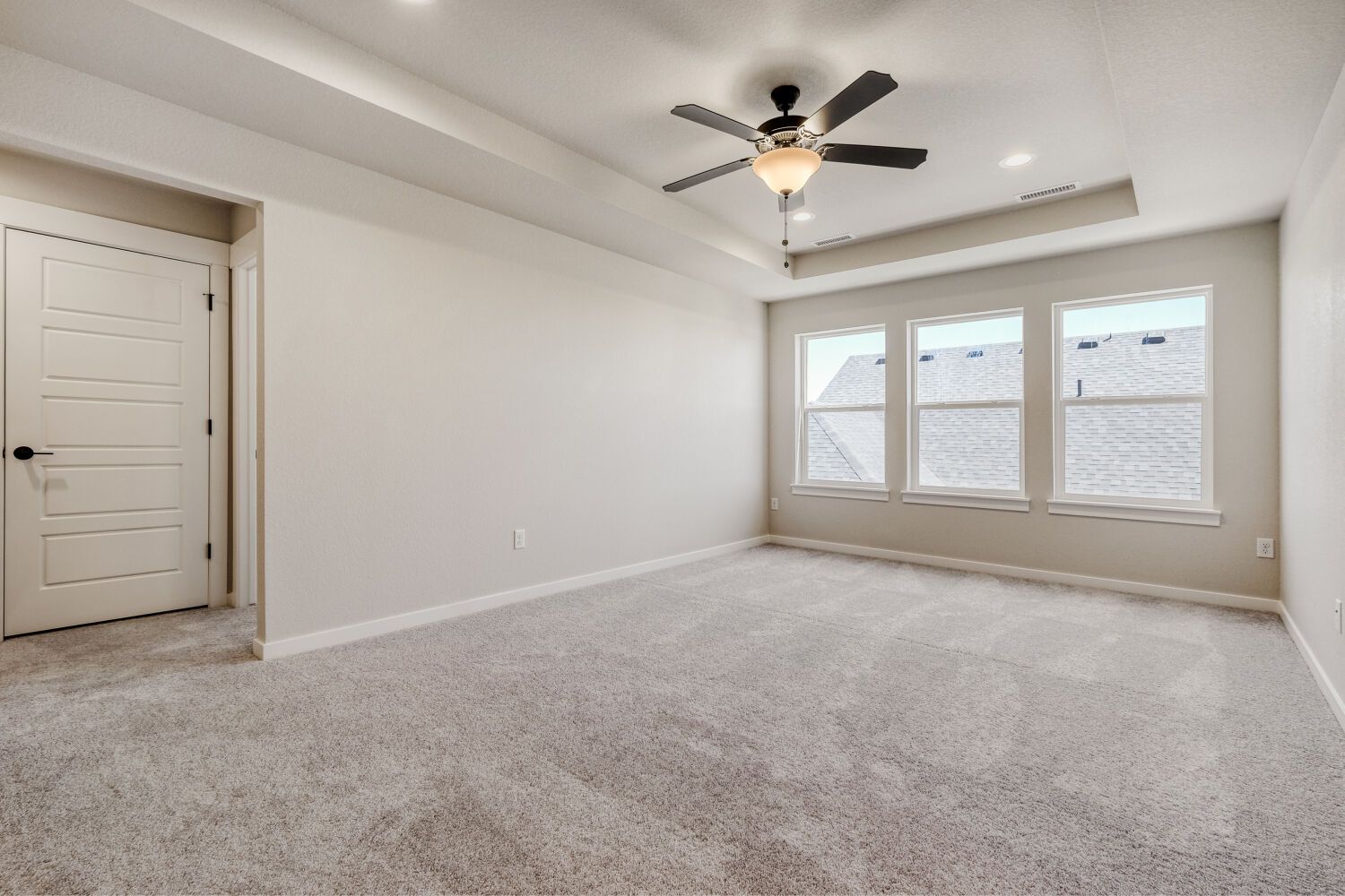 8702 Long Beach - Primary Bedroom