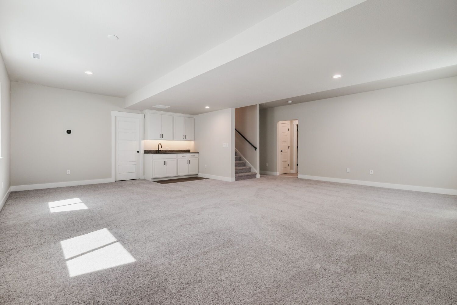 8702 Long Beach - Rec Room
