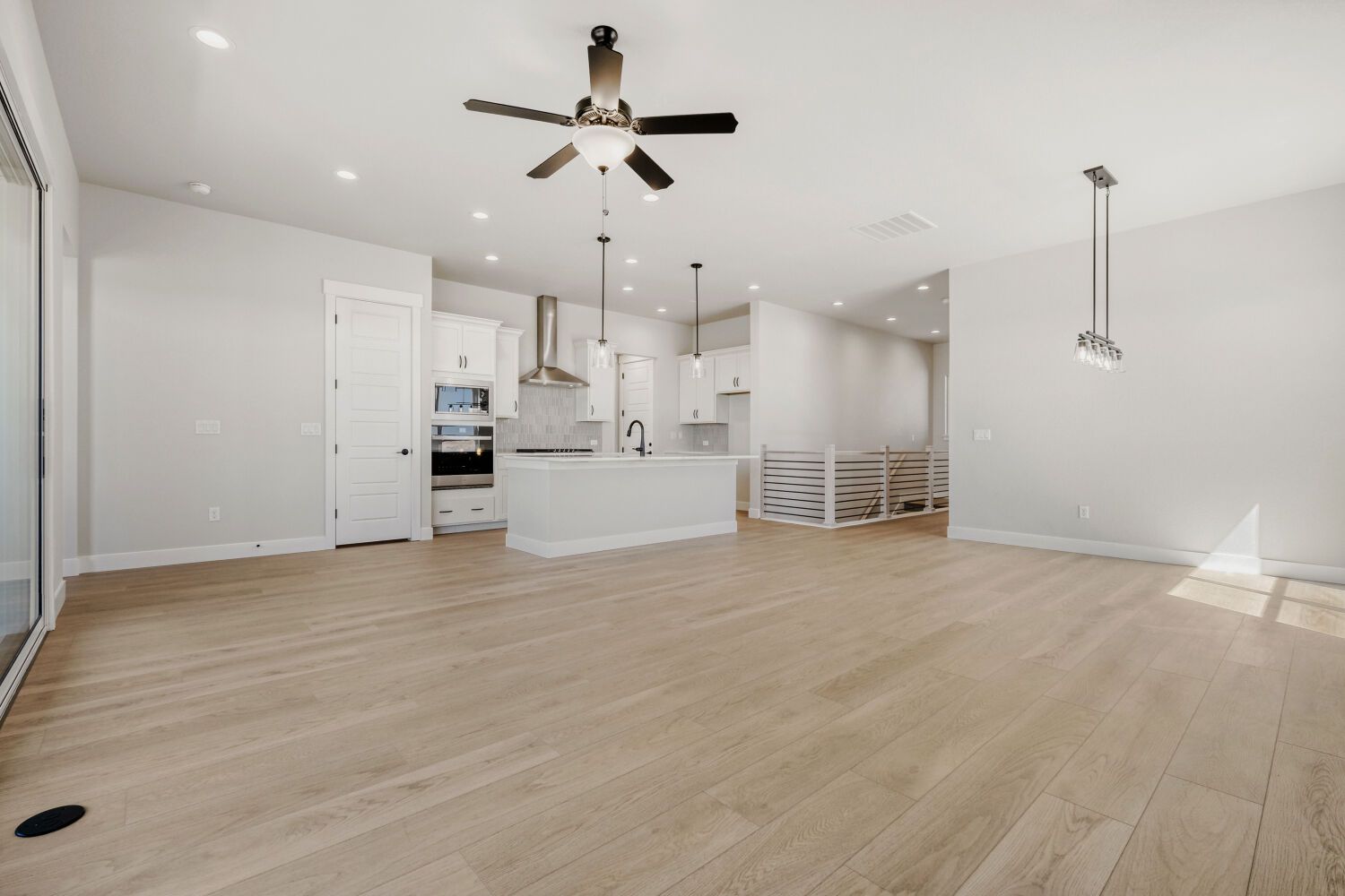 8720 San Diego - Living Area