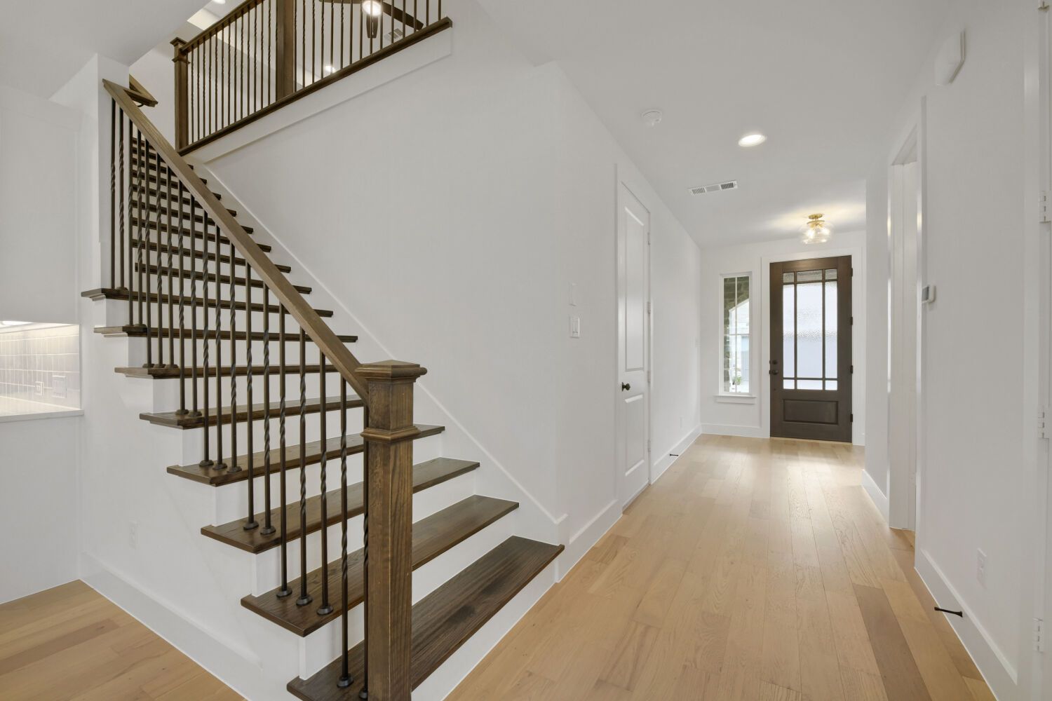 3237 Vaquero - Entry
