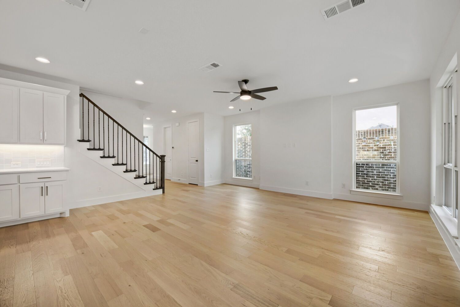 3237 Vaquero - Living Area