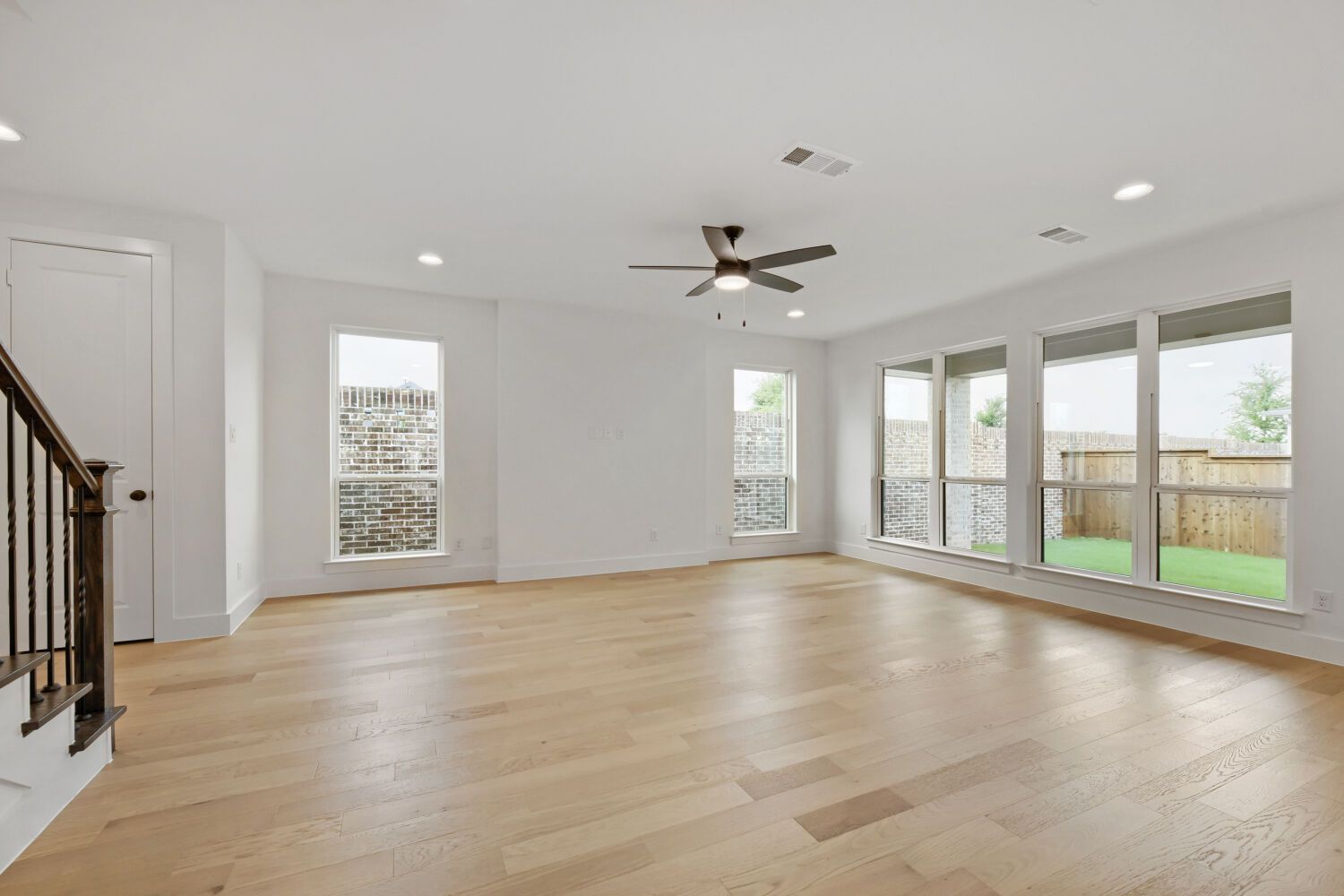 3237 Vaquero - Living Area