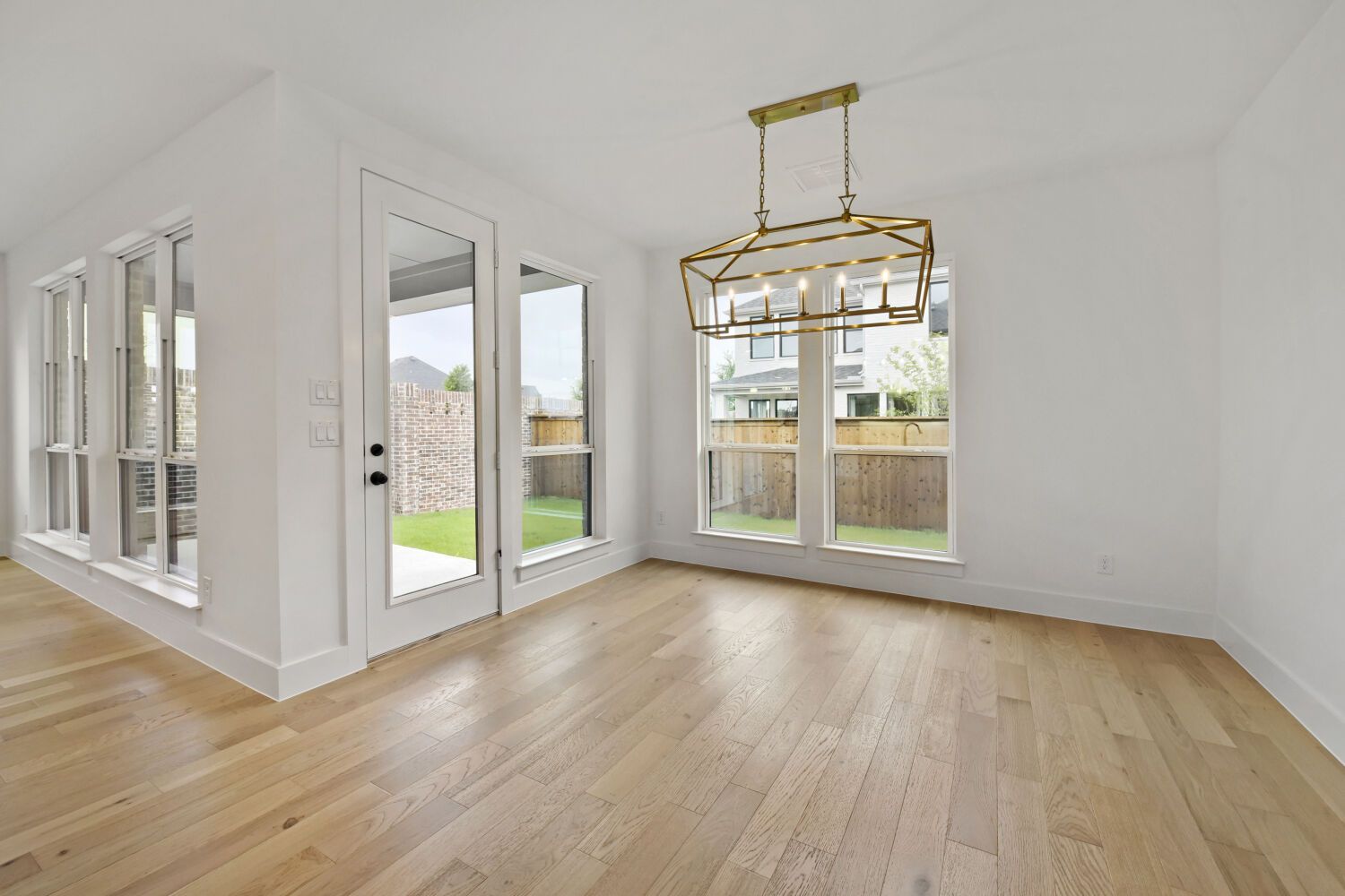 3237 Vaquero - Dining Area