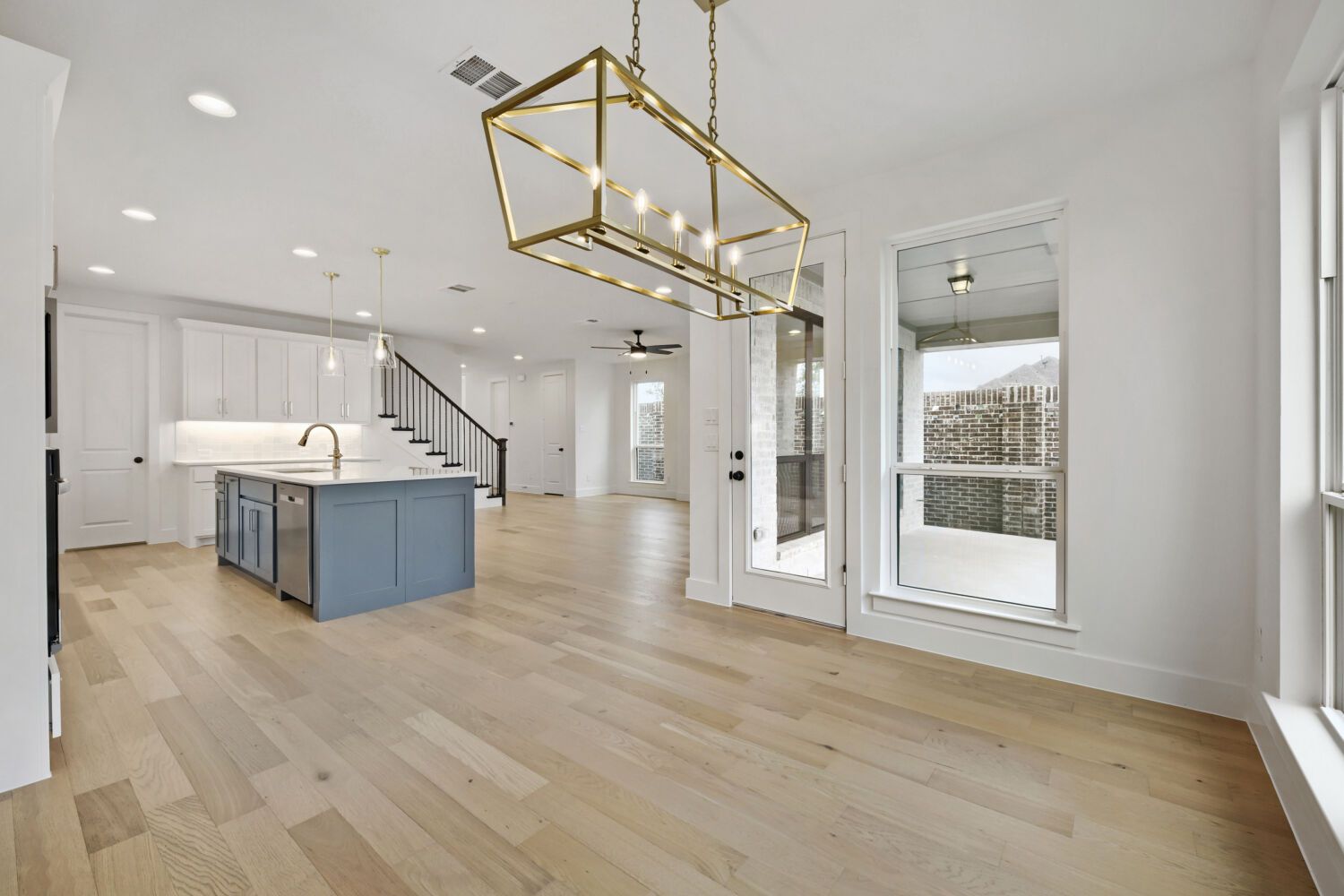 3237 Vaquero - Dining Area