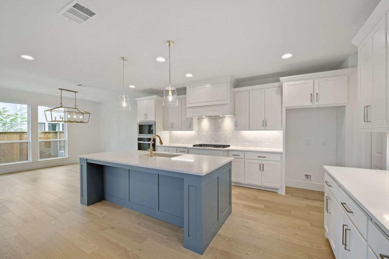 3237 Vaquero - Kitchen