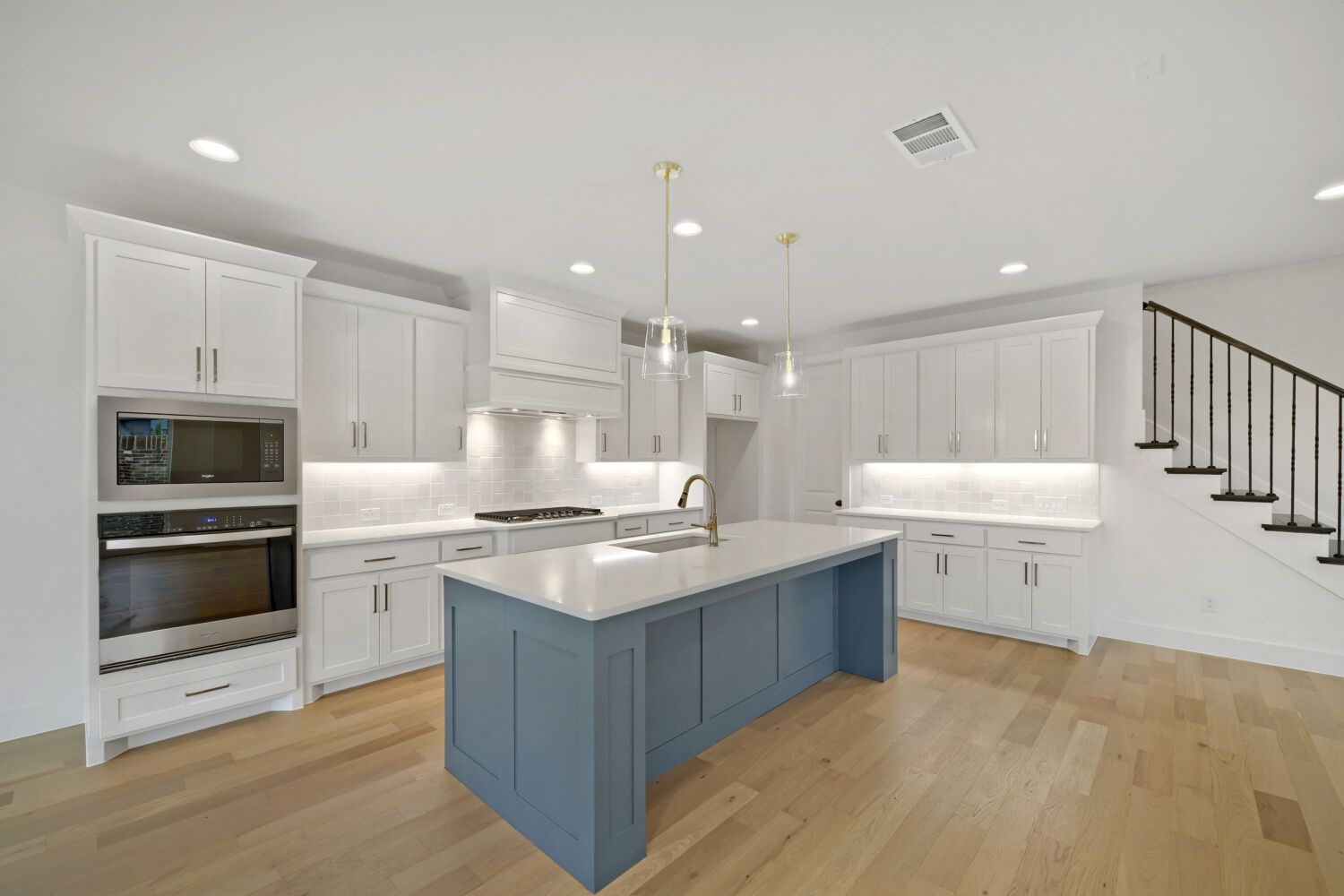 3237 Vaquero - Kitchen