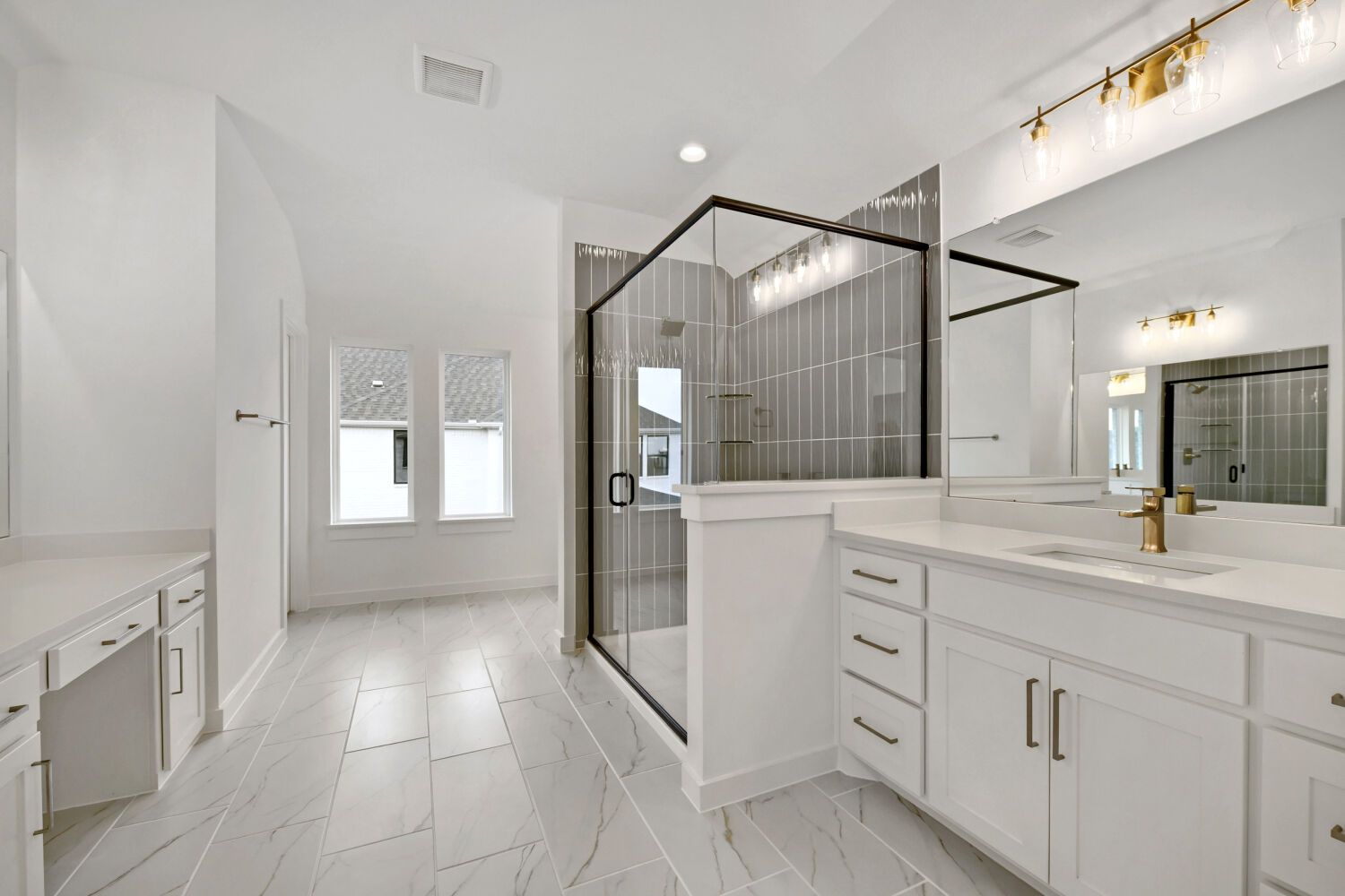 3237 Vaquero - Primary Bathroom