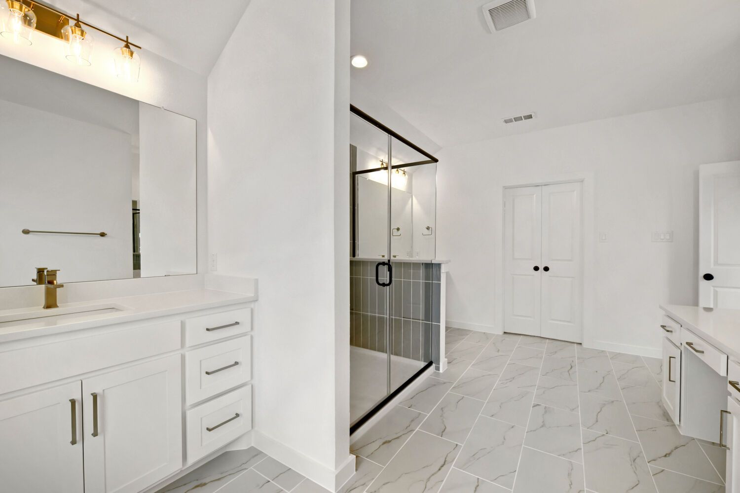 3237 Vaquero - Primary Bathroom