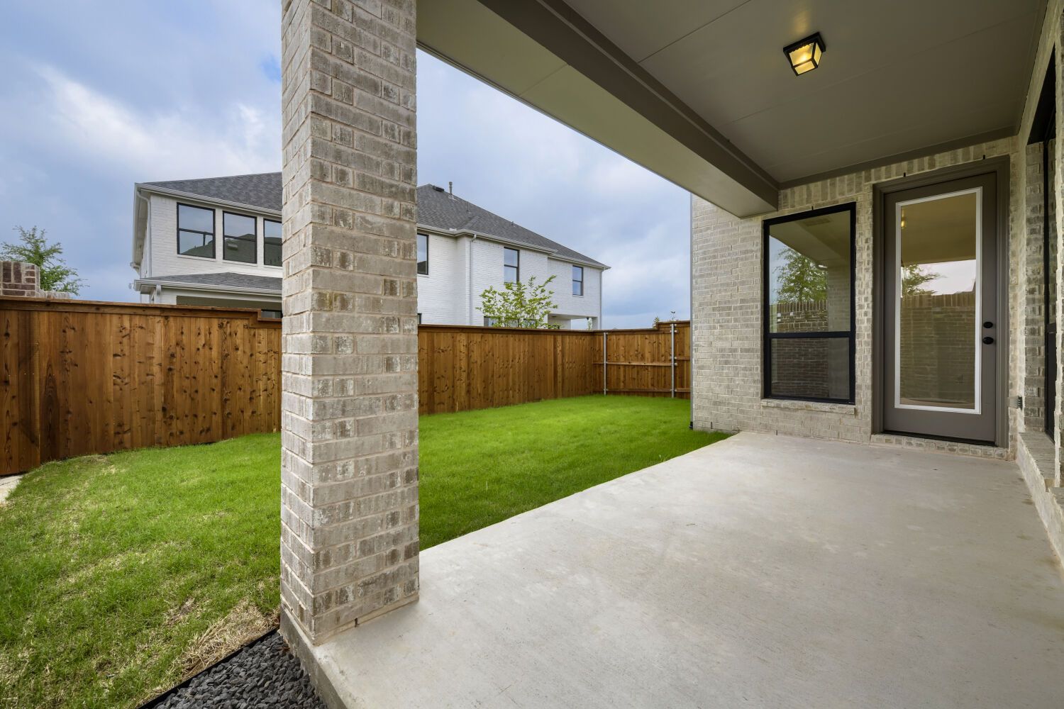 3237 Vaquero - Patio