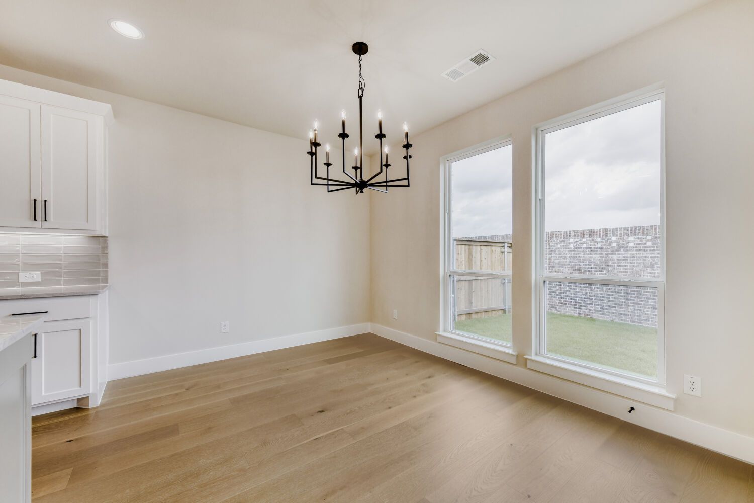3245 Vaquero - Dining Area