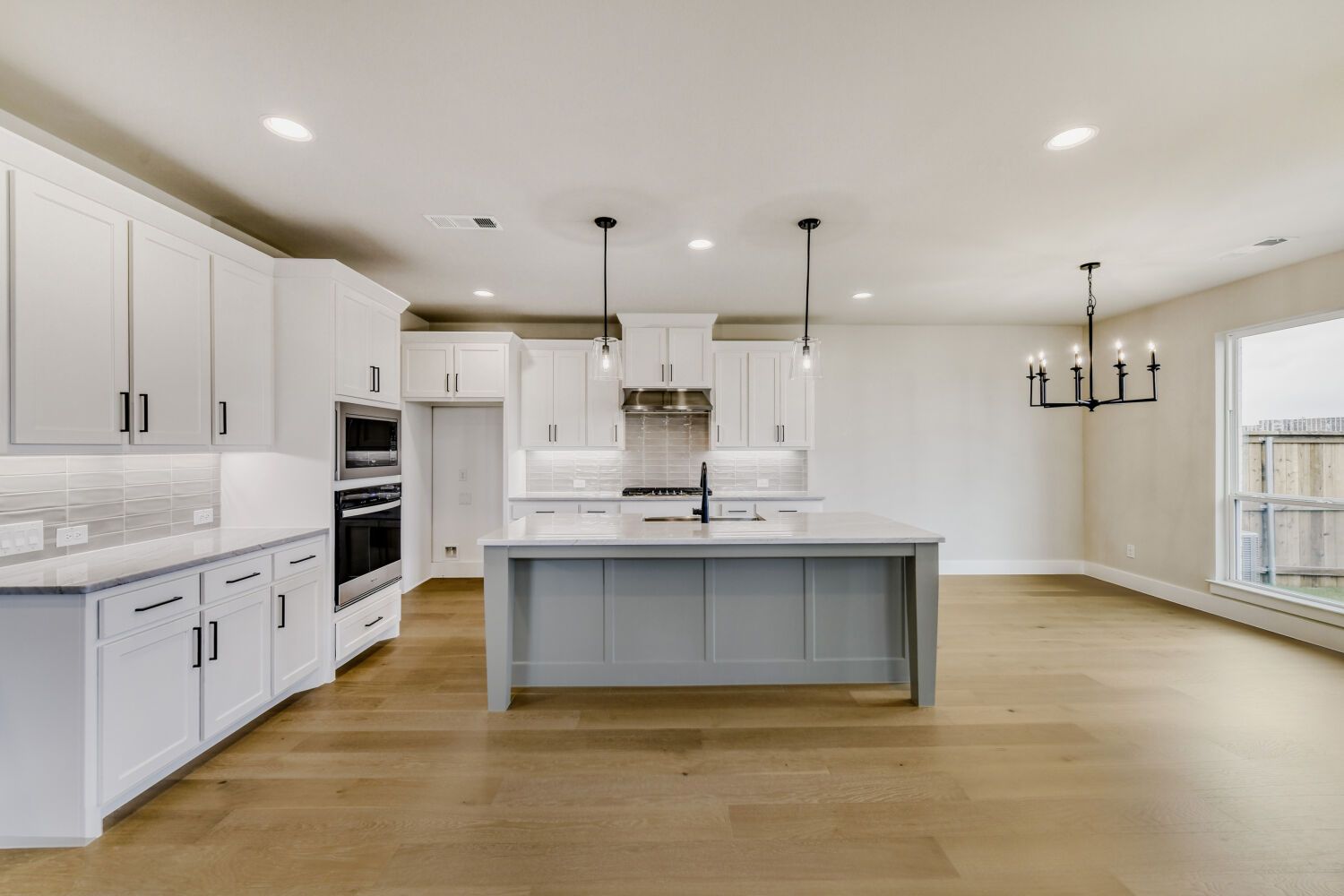 3245 Vaquero - Kitchen