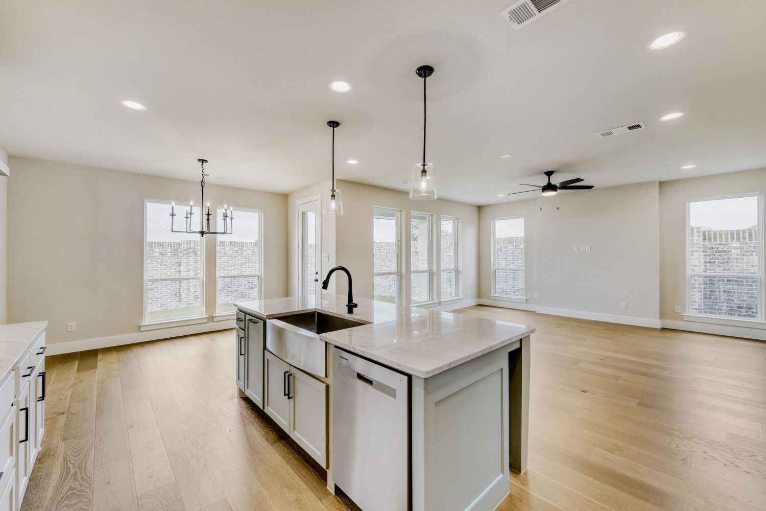 3245 Vaquero - Kitchen