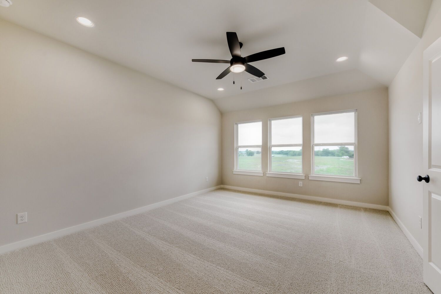 3245 Vaquero - Primary Bedroom