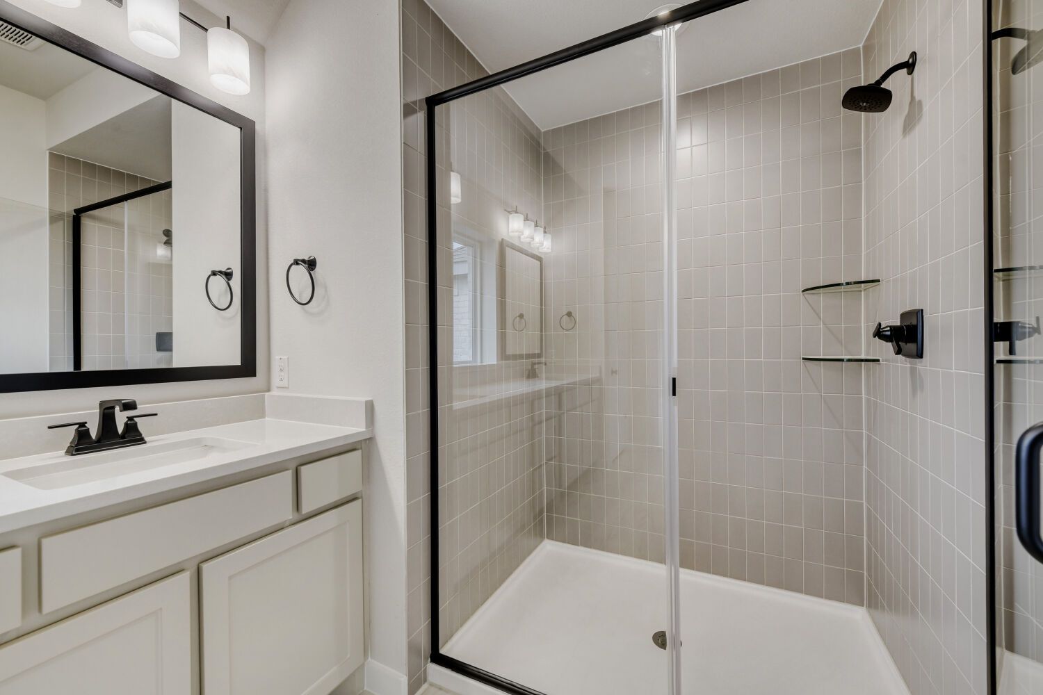 3245 Vaquero - Full Bathroom