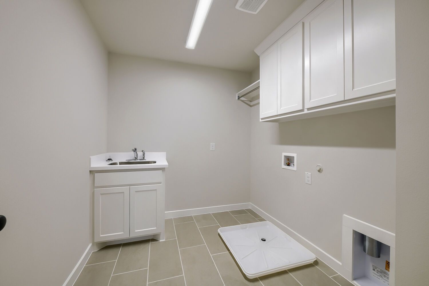 3245 Vaquero - Laundry Area