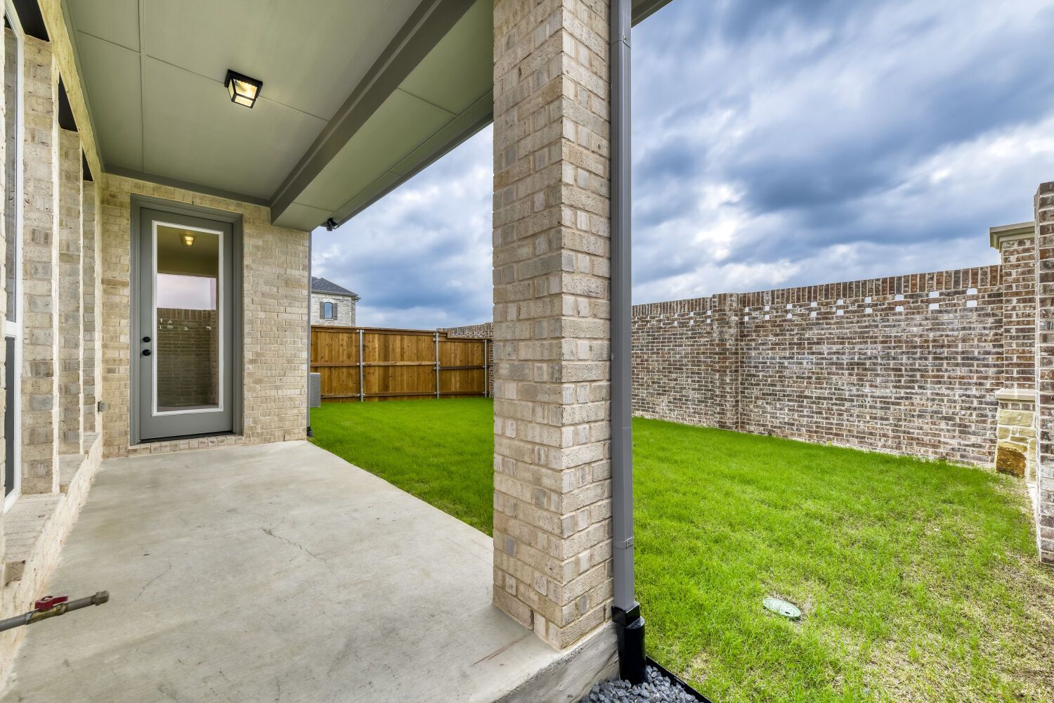 3245 Vaquero - Patio