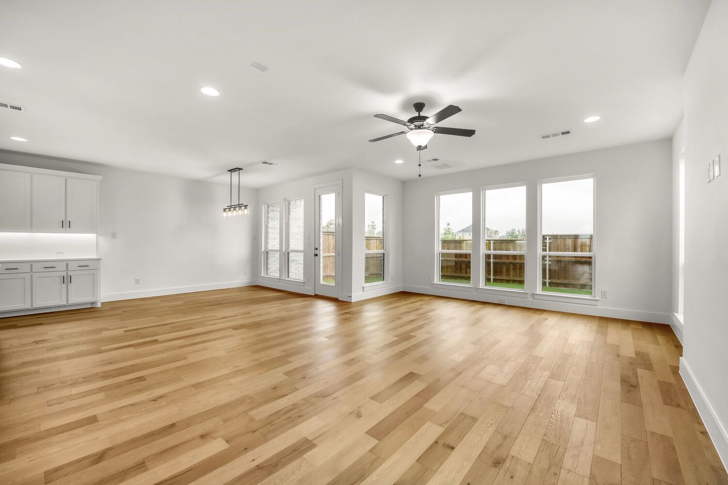 3420 Brocco - Living Area