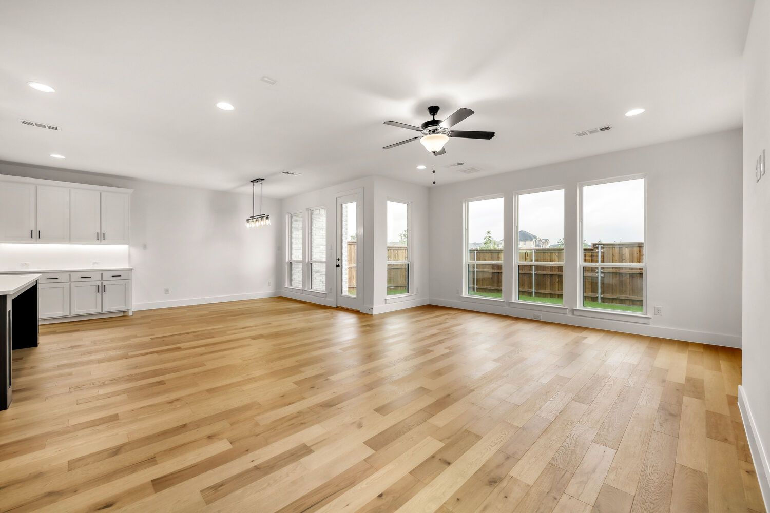 3420 Brocco - Living Area