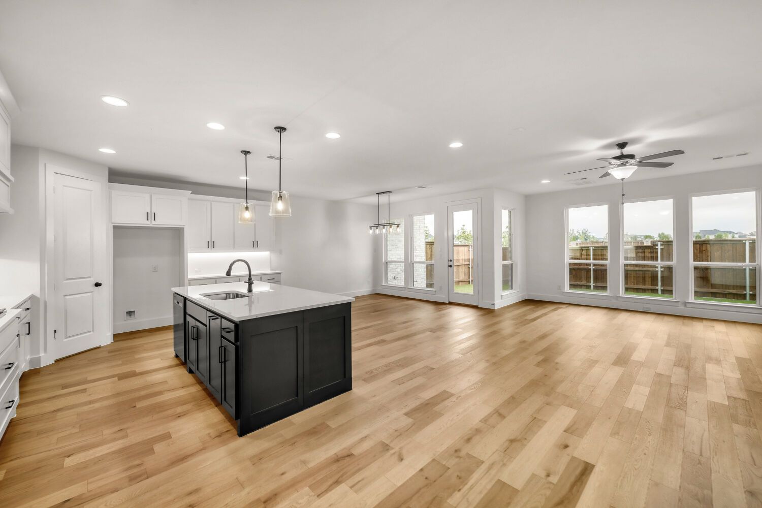3420 Brocco - Kitchen