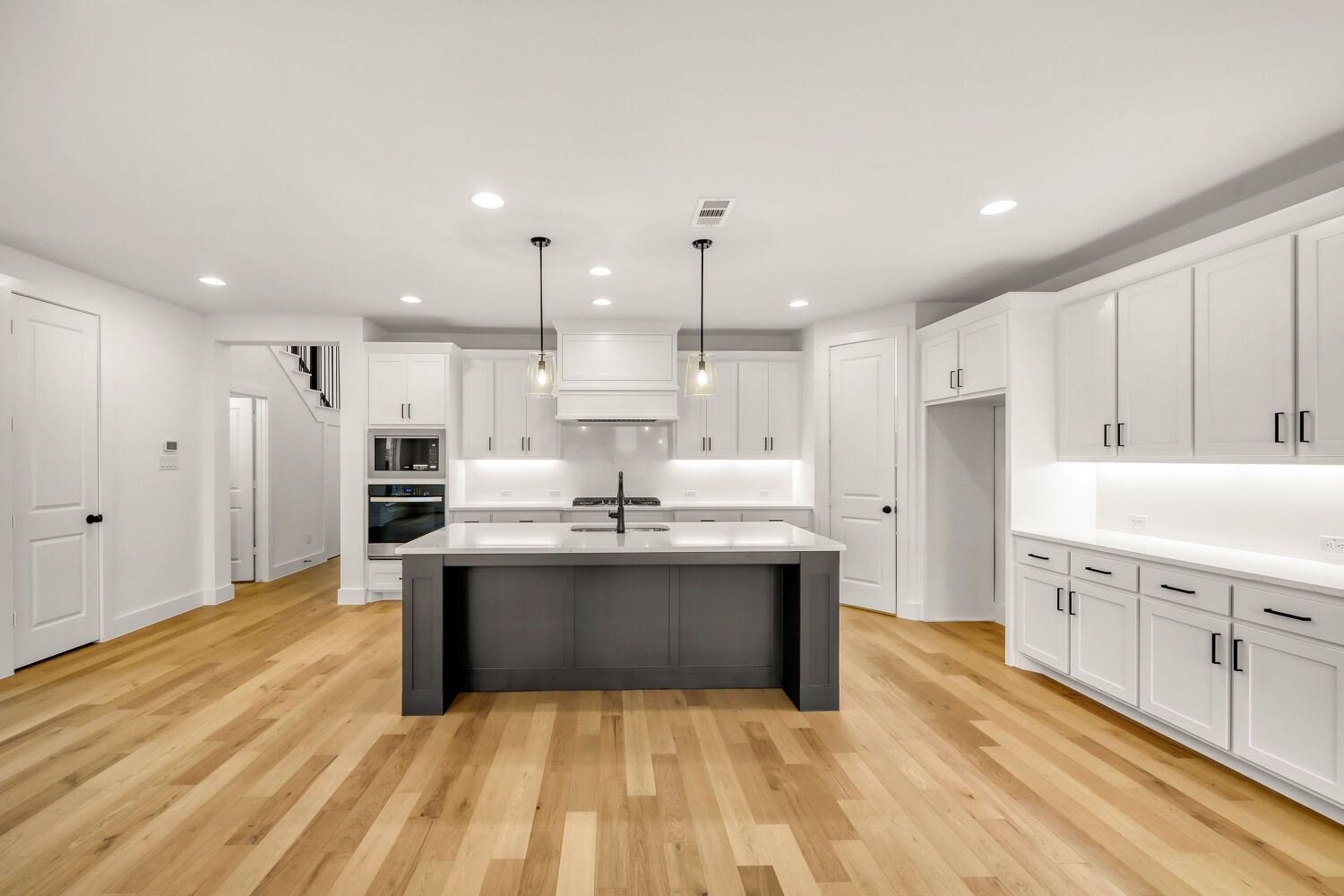 3420 Brocco - Kitchen