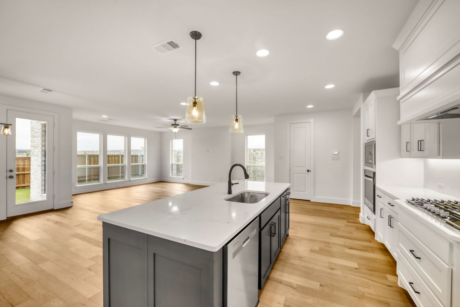 3420 Brocco - Kitchen