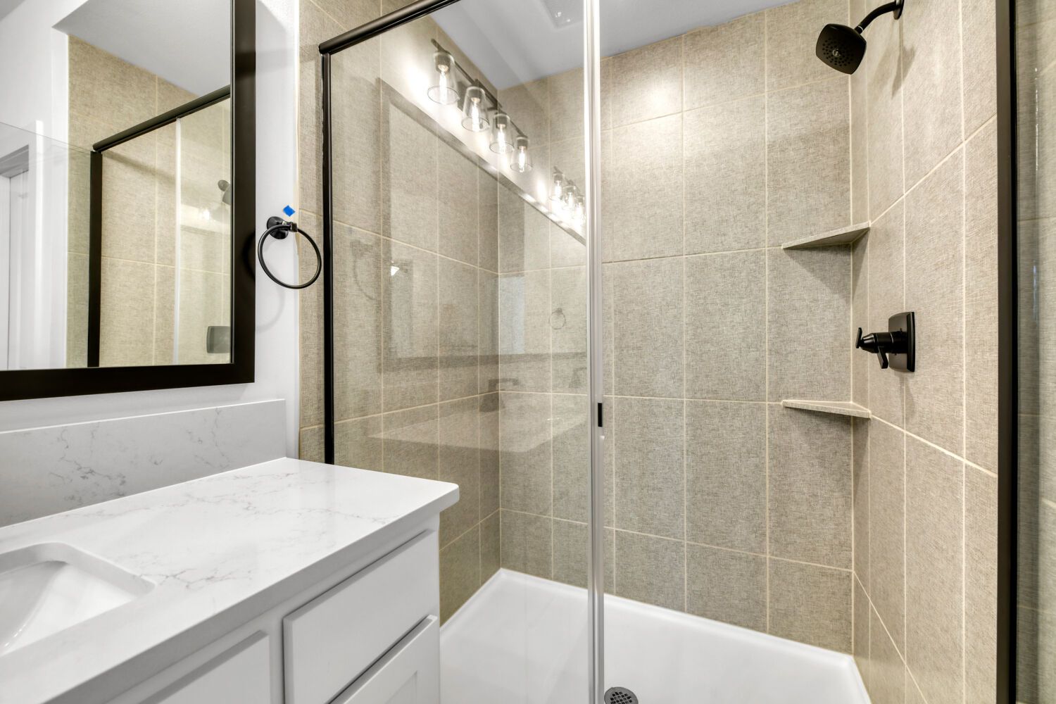 3420 Brocco - Full Bathroom