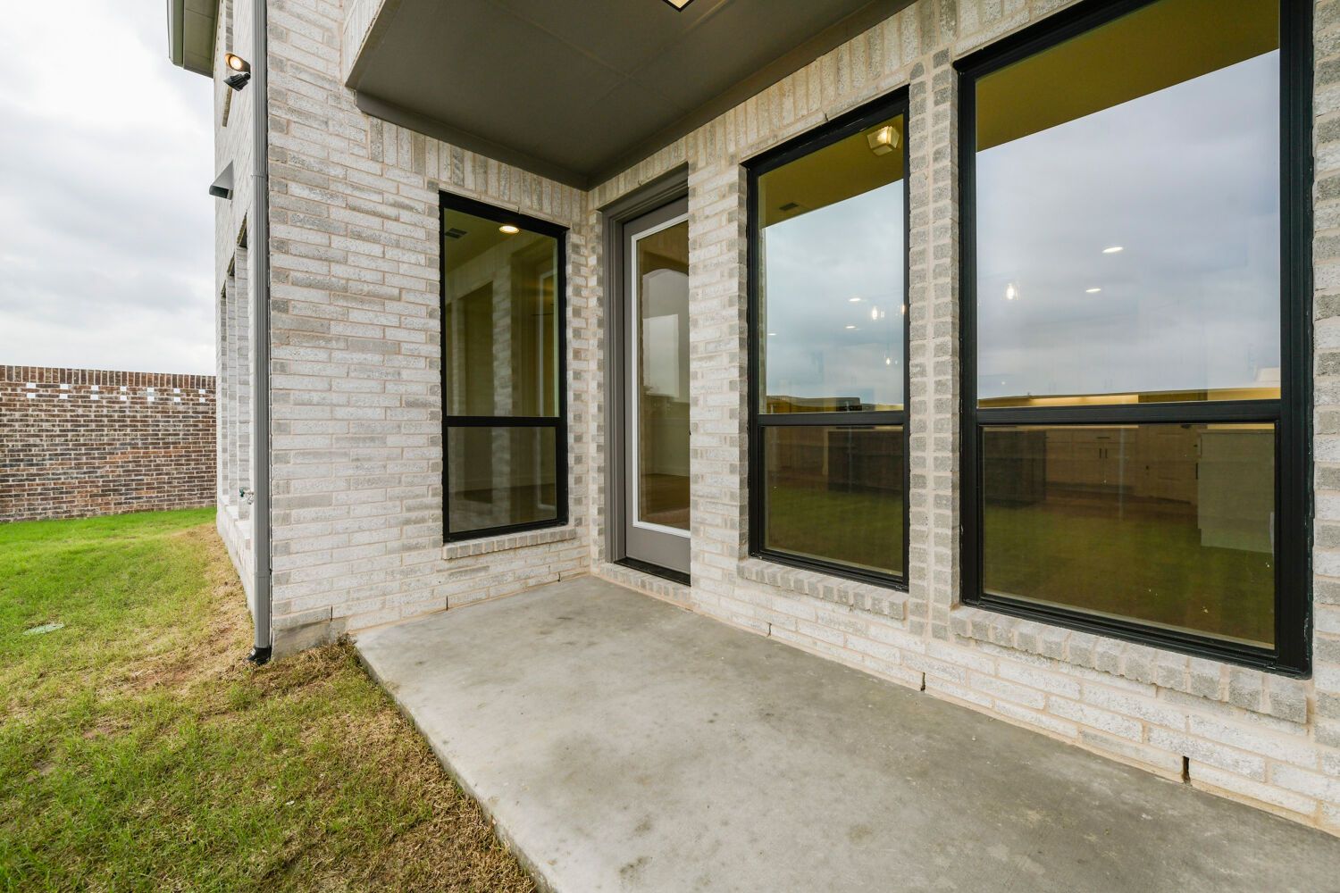 3420 Brocco - Patio