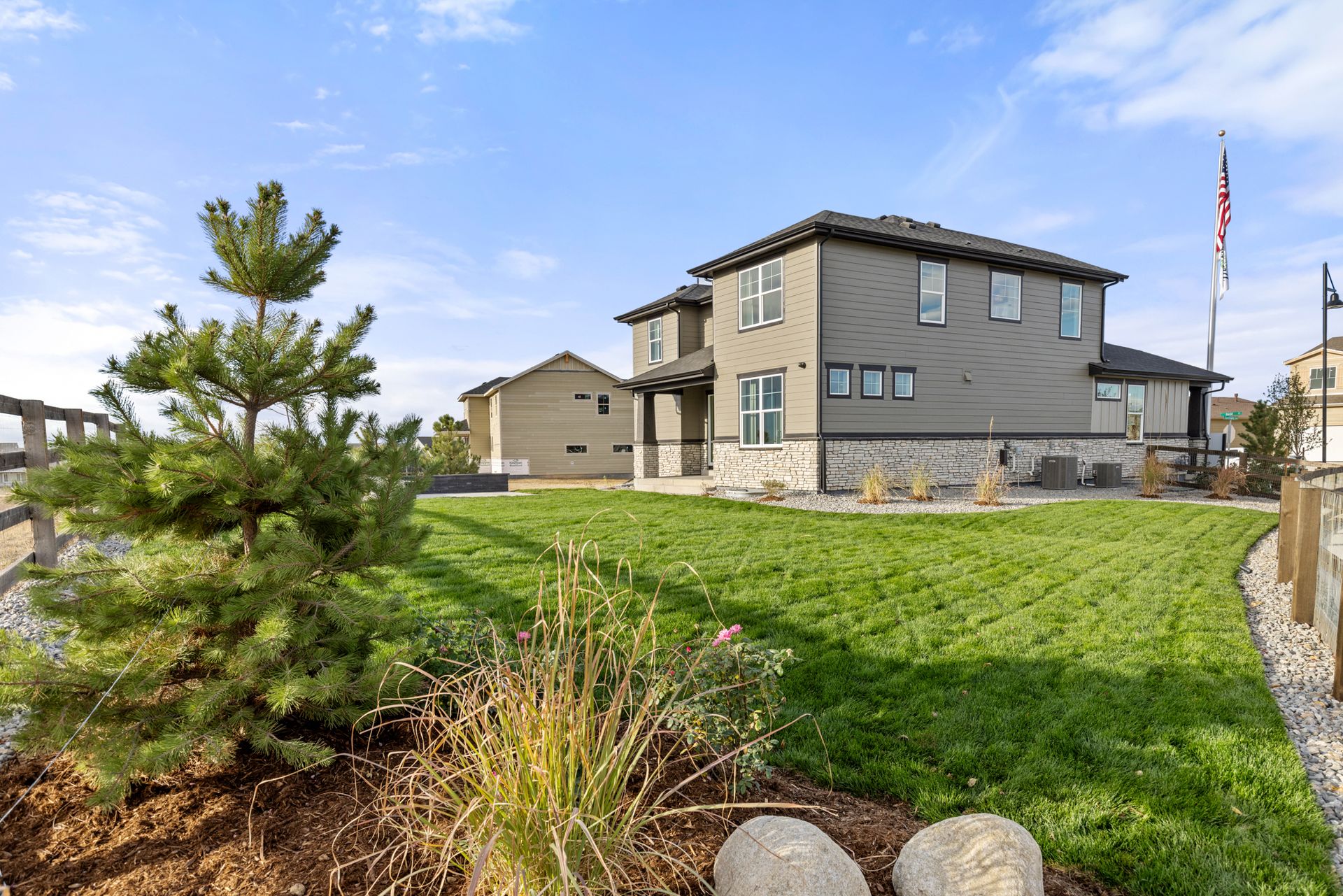 12736 Bend - Rear Exterior