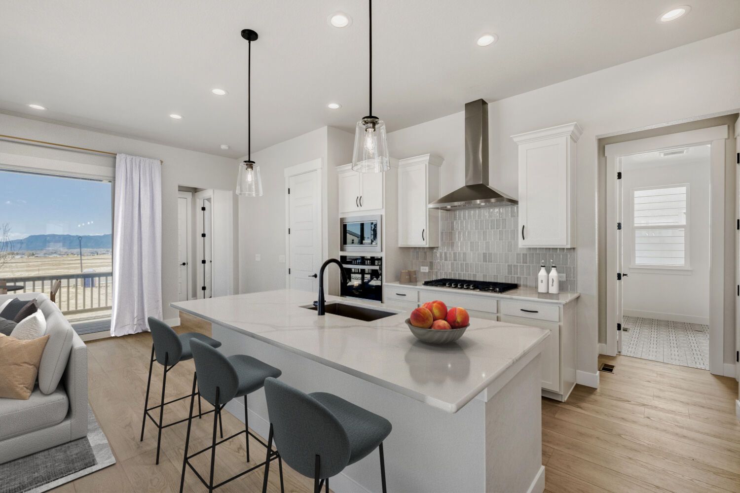 8720 San Diego - Virtually Staged