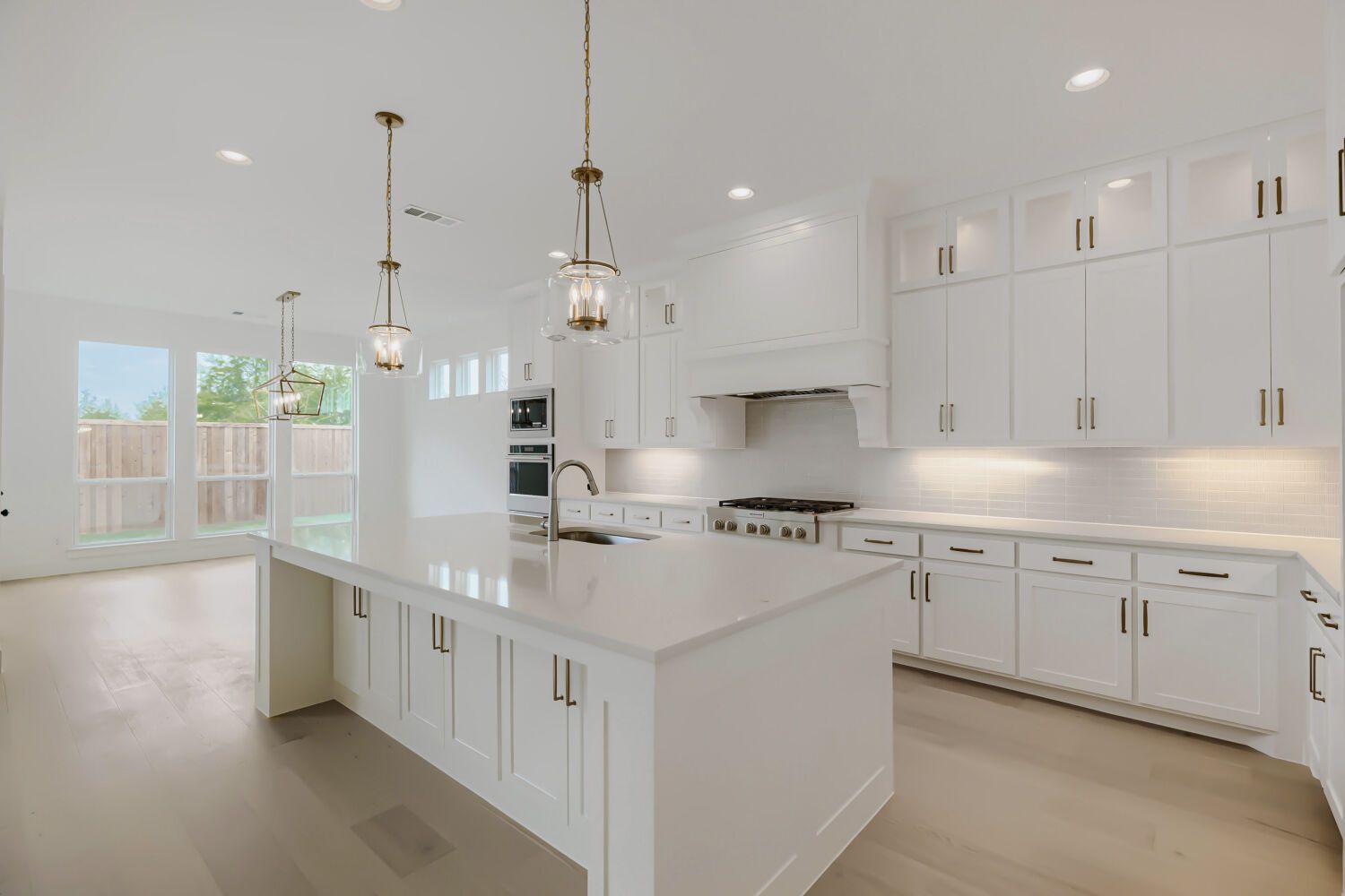 611 Falls - Kitchen