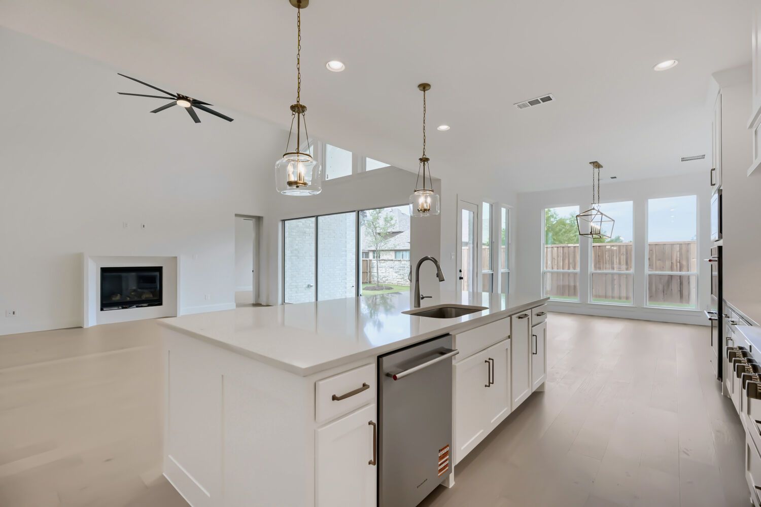 611 Falls - Kitchen