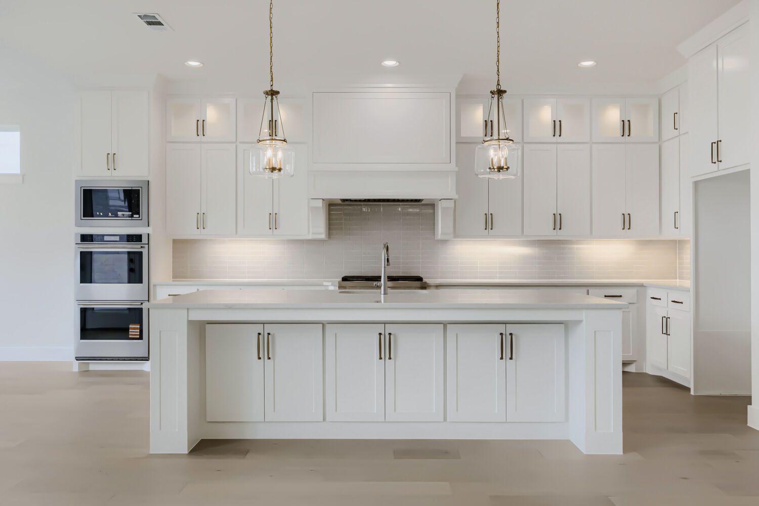 611 Falls - Kitchen
