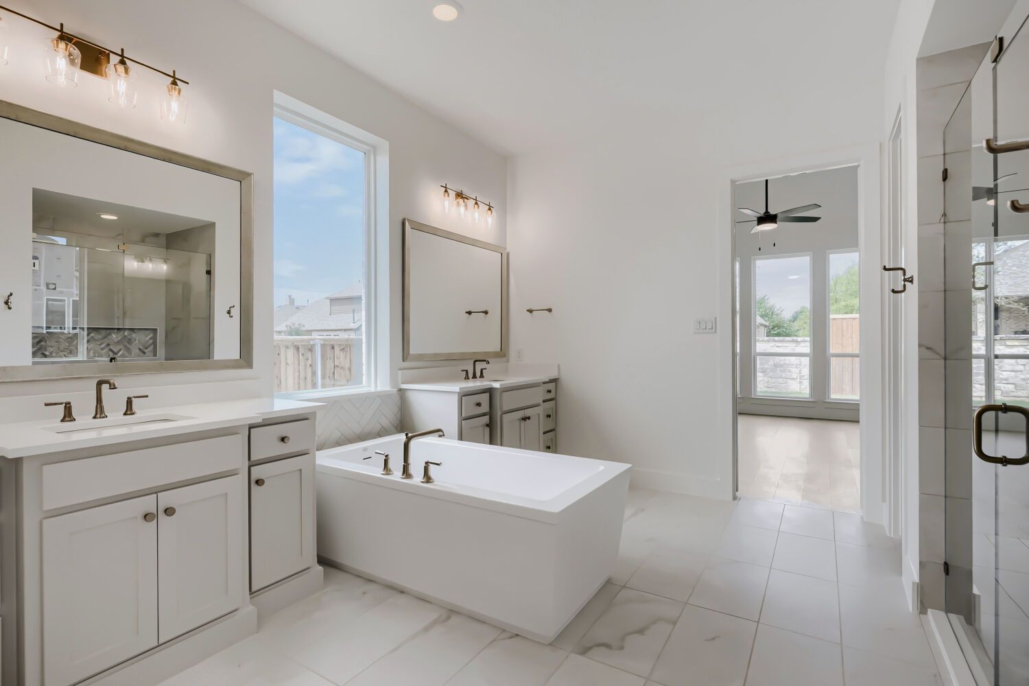 611 Falls - Primary Bathroom