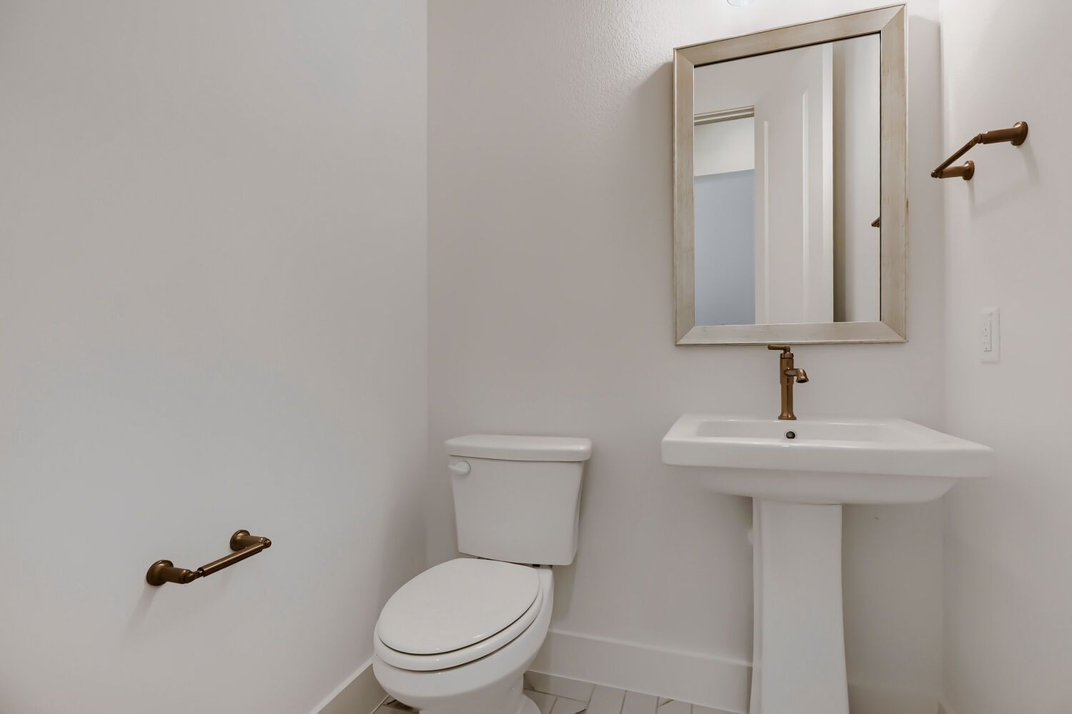 611 Falls - Powder Bathroom