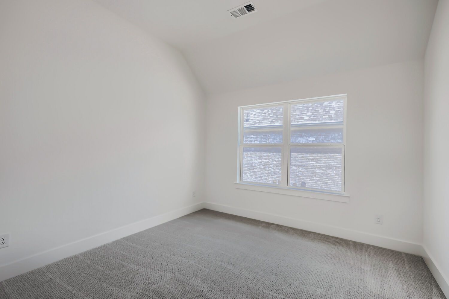 611 Falls - Bedroom