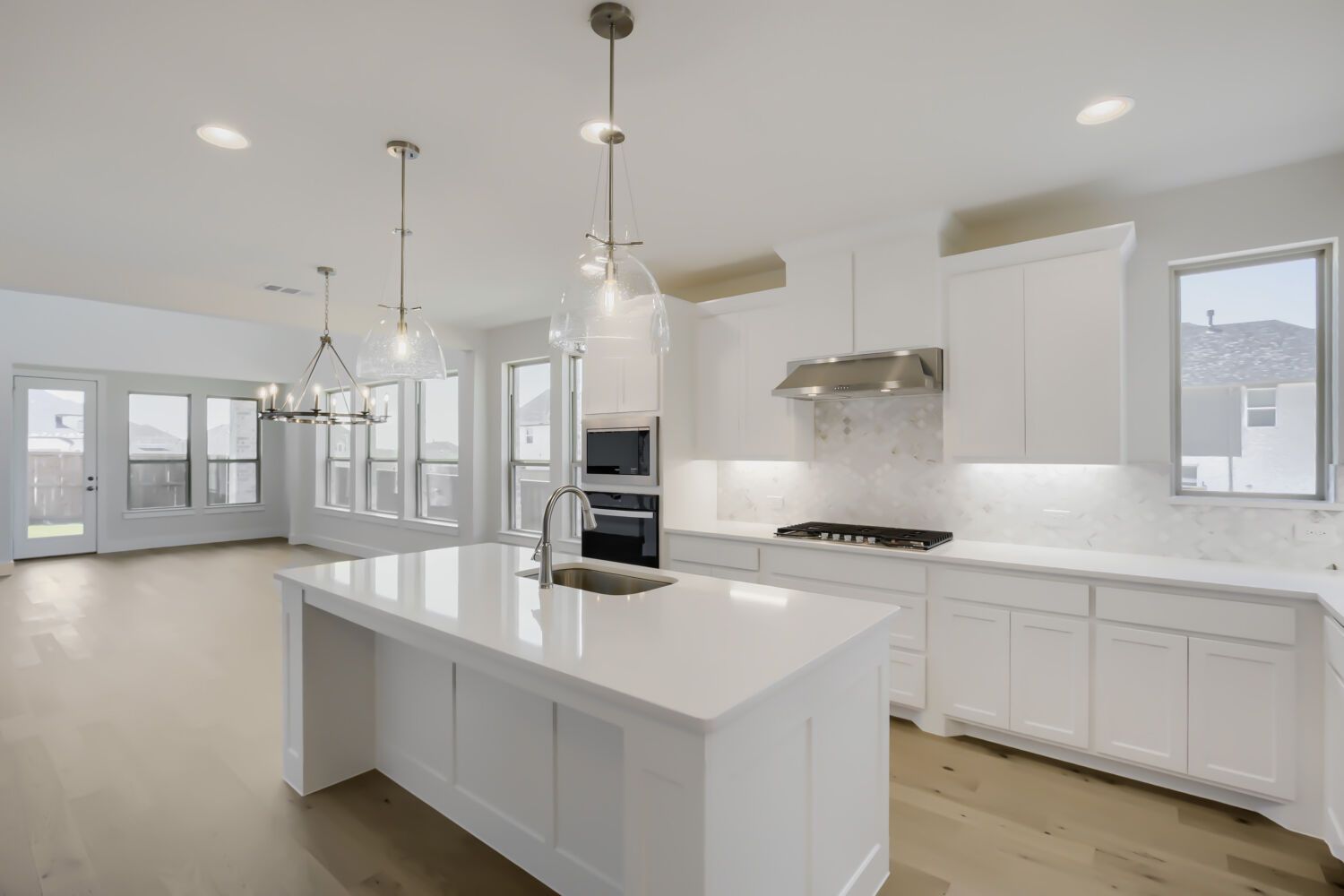 828 Stone - Kitchen